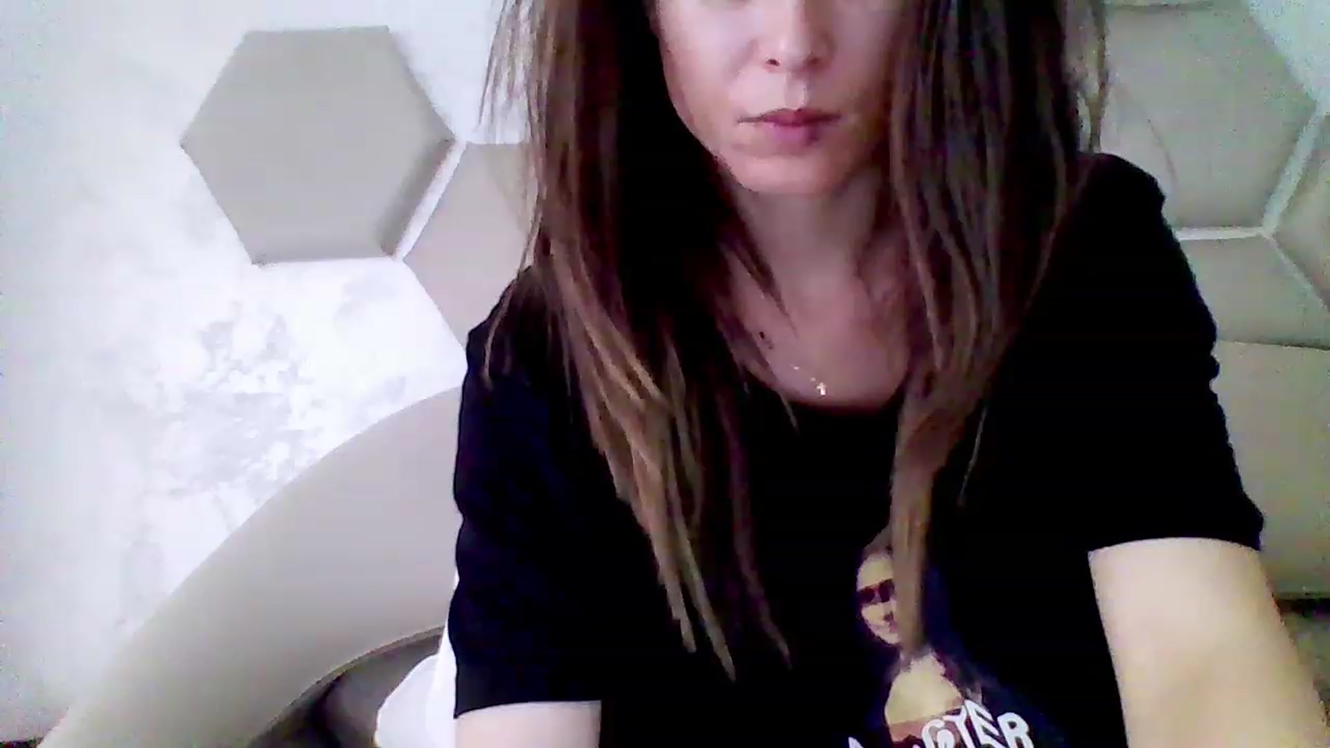 Gallery image thumbnail from Isa__'s myfreecams stream on, 05/31/2023, 07:46 image 8 of 20