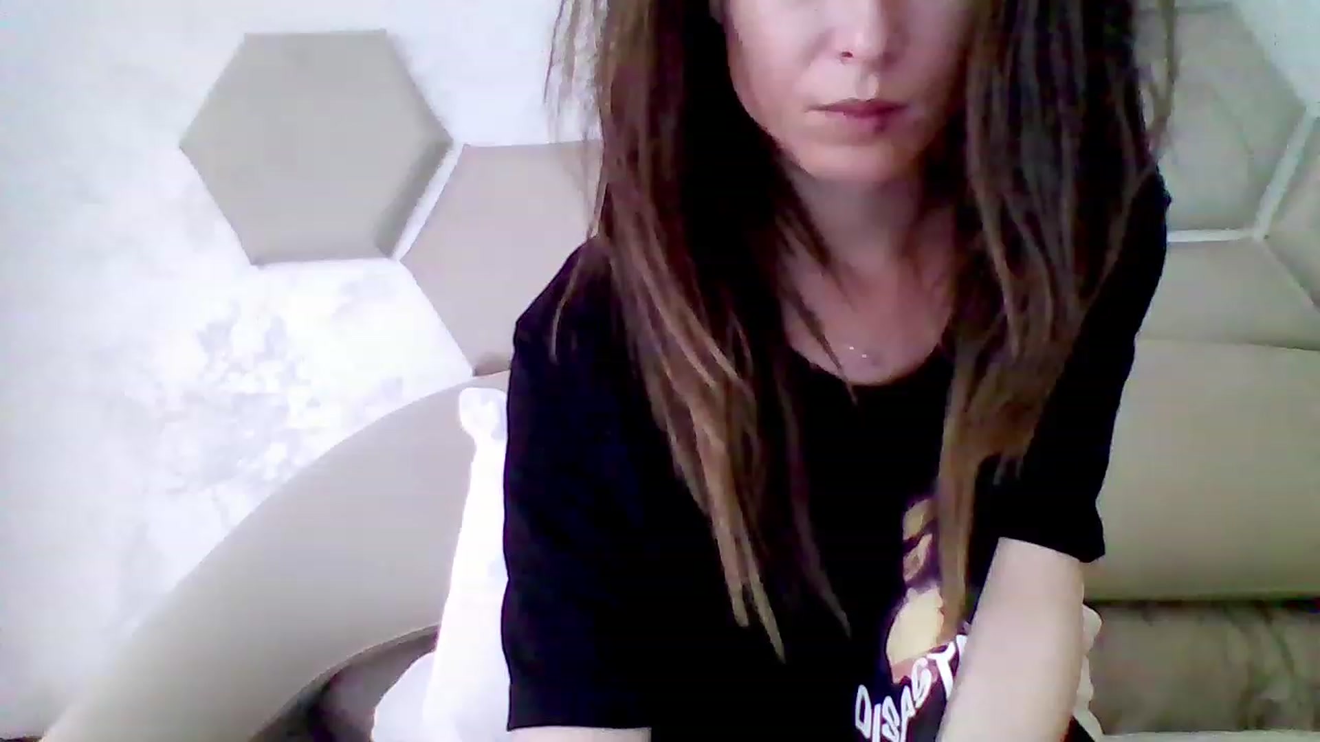 Gallery image thumbnail from Isa__'s myfreecams stream on, 05/31/2023, 07:46 image 7 of 20
