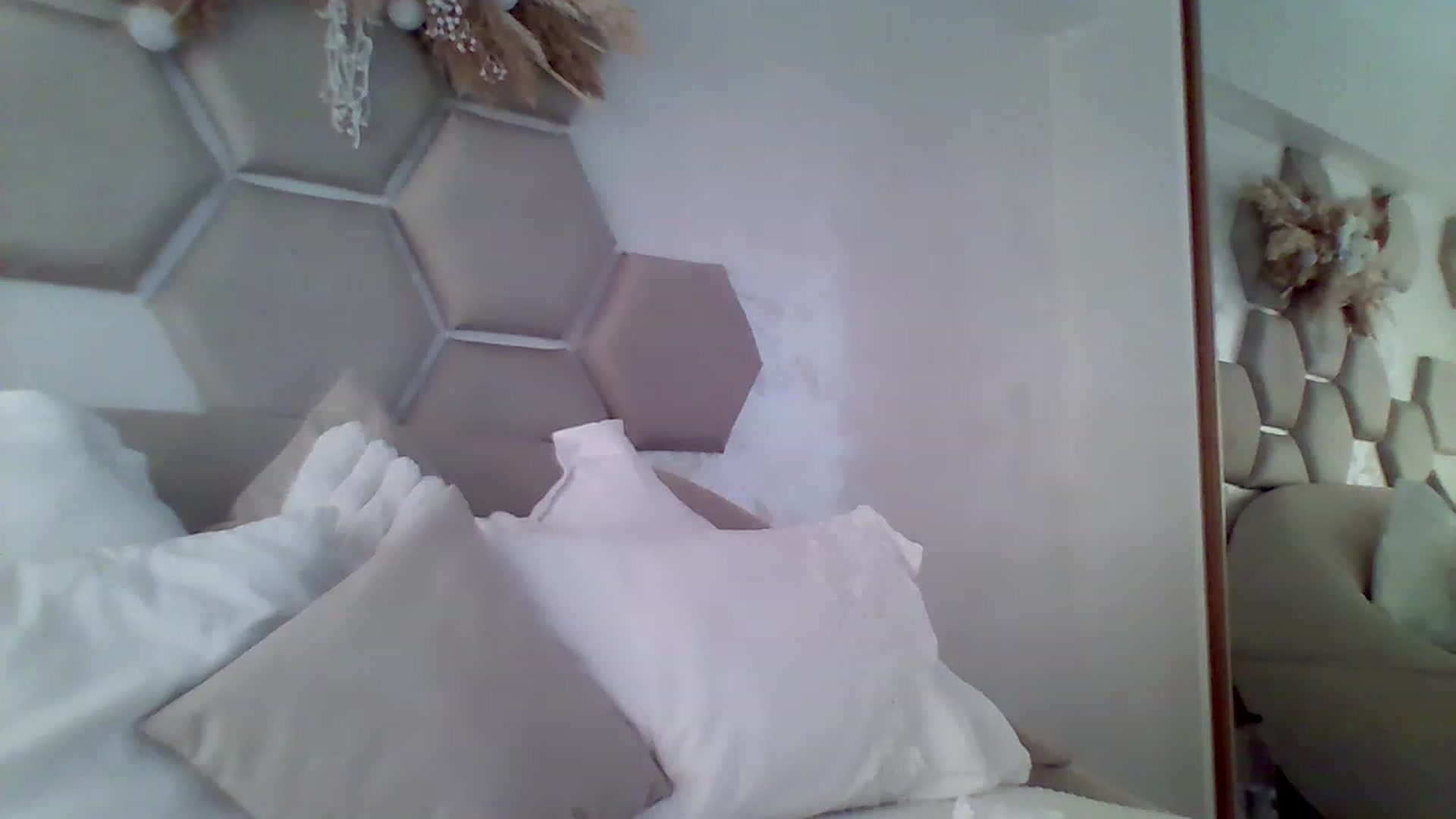 Gallery image thumbnail from Isa__'s myfreecams stream on, 06/14/2023, 16:51 image 12 of 20