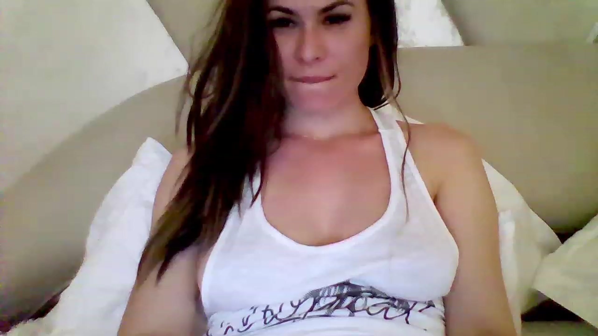Gallery image thumbnail from Isa__'s myfreecams stream on, 07/14/2023, 21:52 image 20 of 20