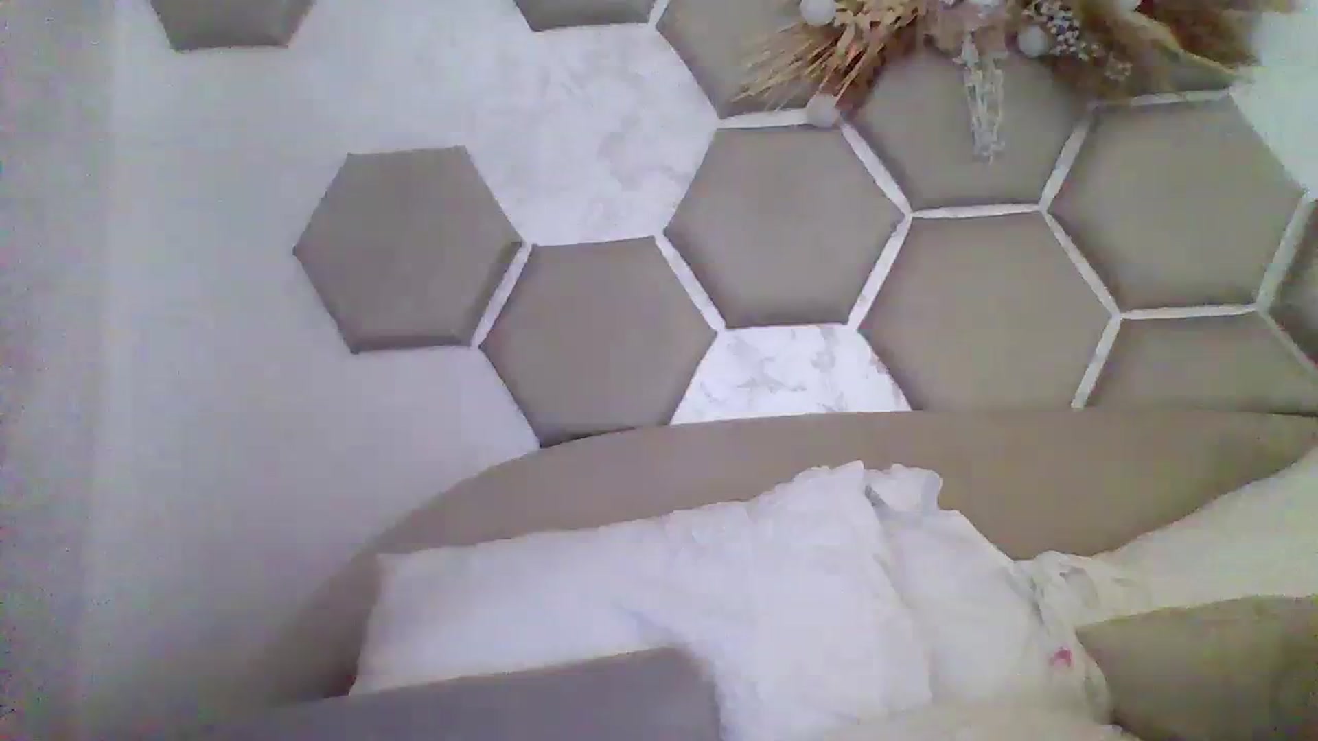 Gallery image thumbnail from Isa__'s myfreecams stream on, 07/29/2023, 24:30 image 17 of 20