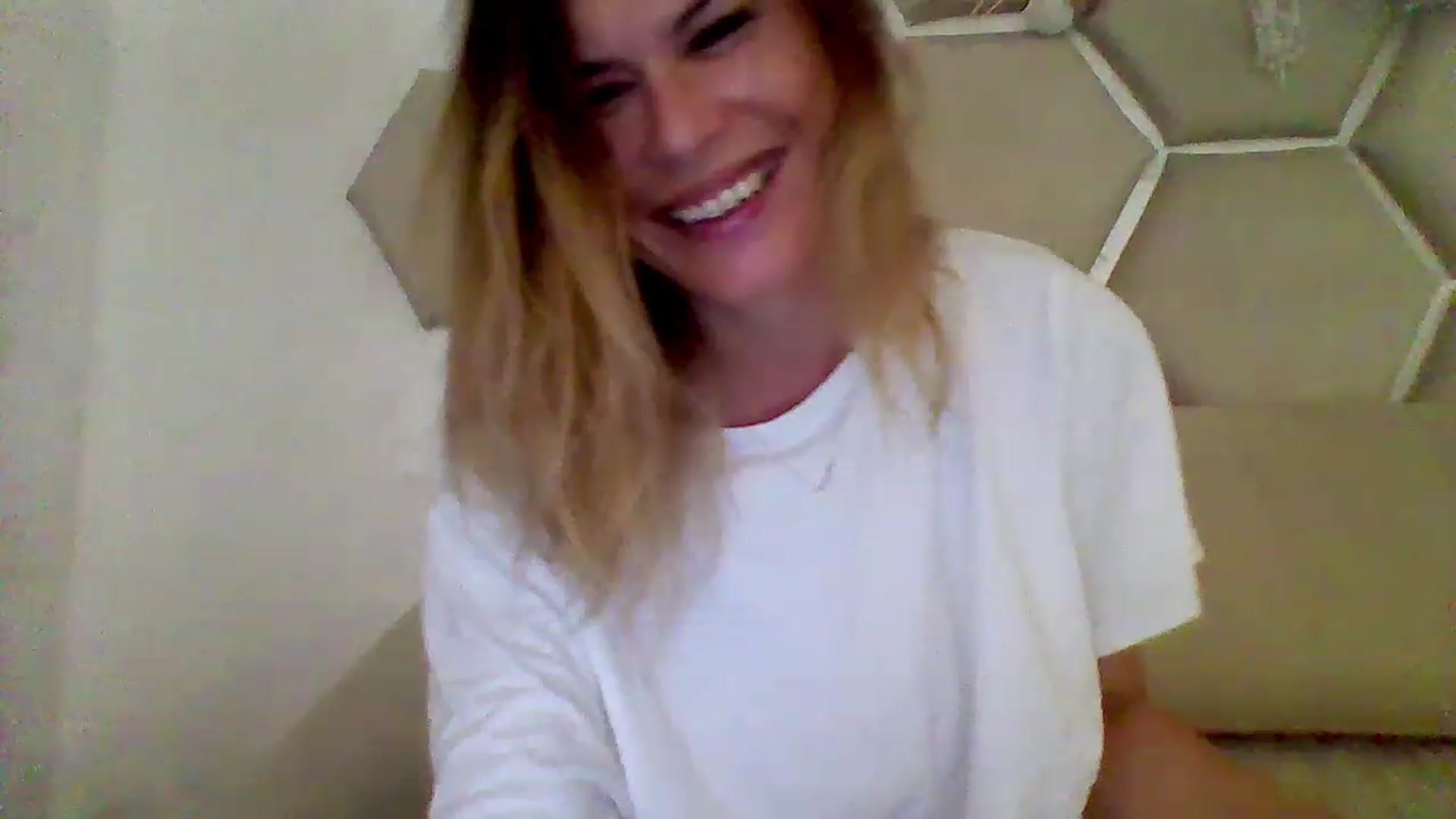 Gallery image thumbnail from Isa__'s myfreecams stream on, 08/26/2023, 22:39 image 20 of 20