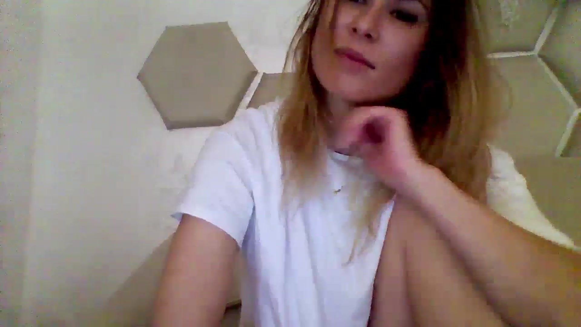 Gallery image thumbnail from Isa__'s myfreecams stream on, 08/26/2023, 23:27 image 8 of 20