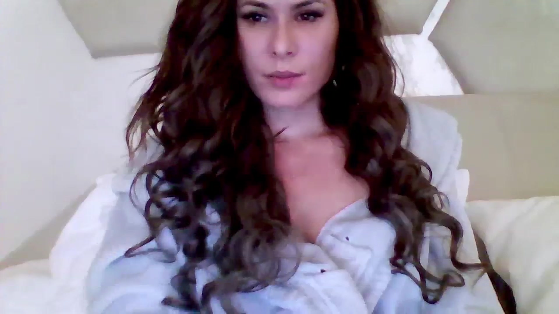 Gallery image thumbnail from Isa__'s myfreecams stream on, 09/25/2023, 22:33 image 13 of 20