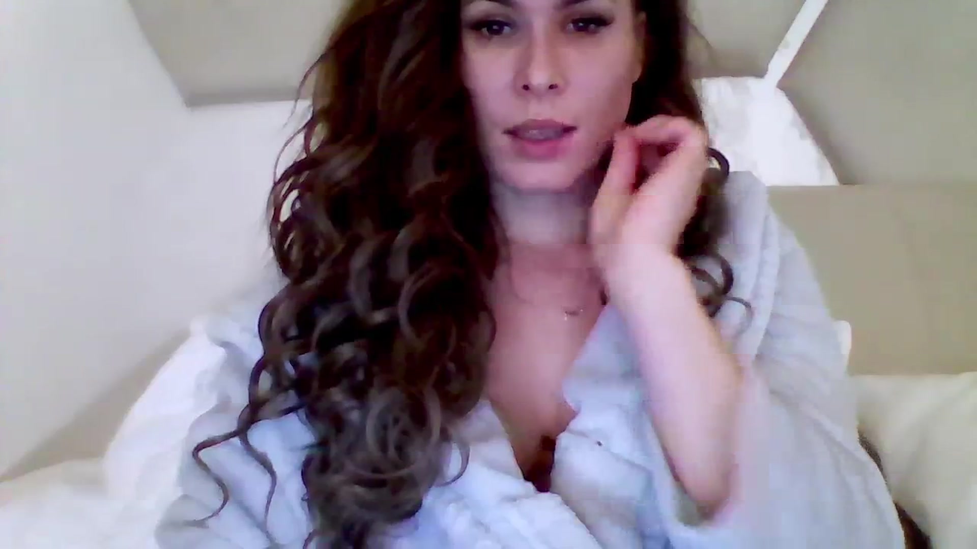 Gallery image thumbnail from Isa__'s myfreecams stream on, 09/25/2023, 22:33 image 6 of 20