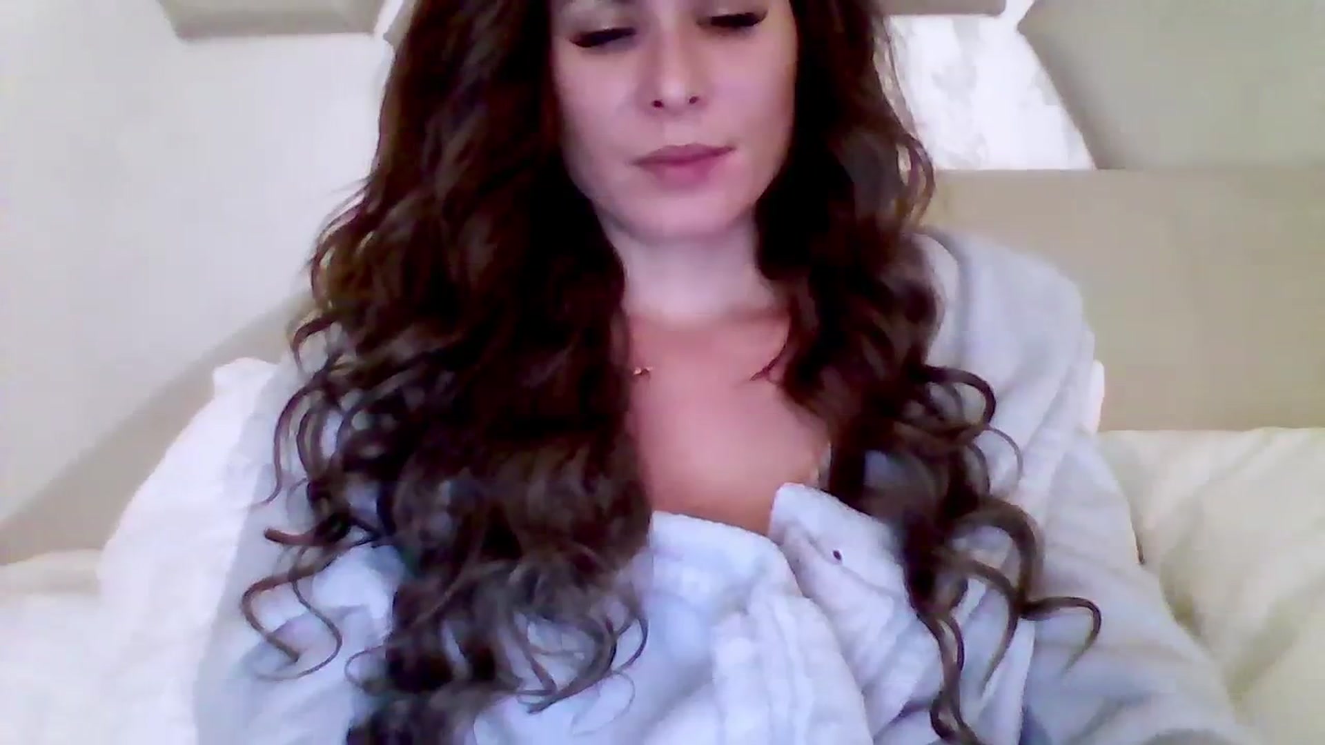 Gallery image thumbnail from Isa__'s myfreecams stream on, 09/25/2023, 22:33 image 18 of 20