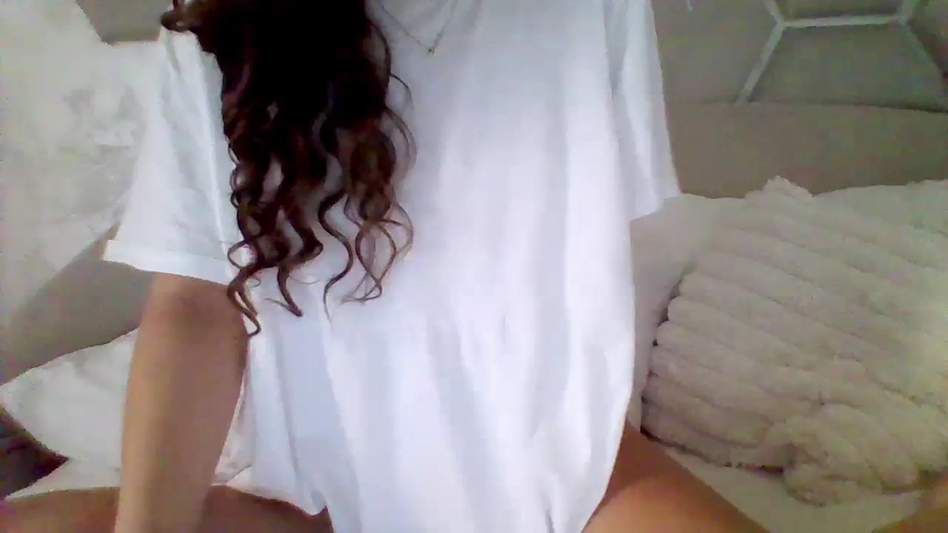 Gallery image thumbnail from Isa__'s myfreecams stream on, 09/26/2023, 07:21 image 16 of 20