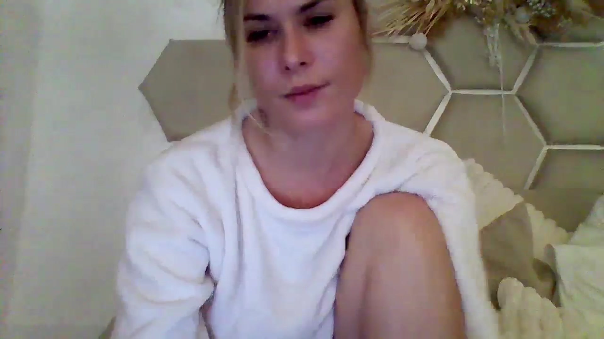 Gallery image thumbnail from Isa__'s myfreecams stream on, 10/22/2023, 21:41 image 11 of 20