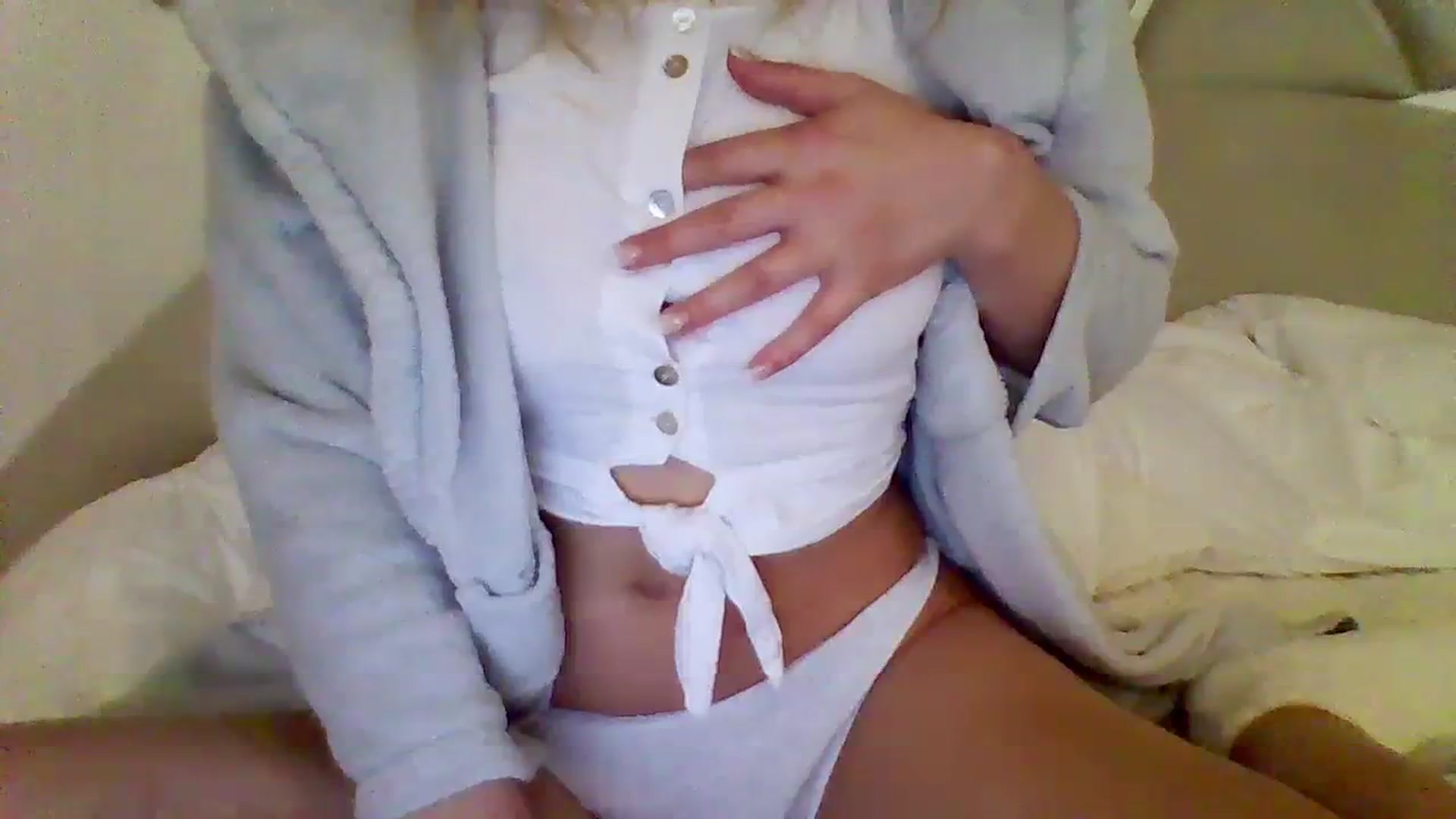 Gallery image thumbnail from Isa__'s myfreecams stream on, 10/28/2023, 20:49 image 3 of 20