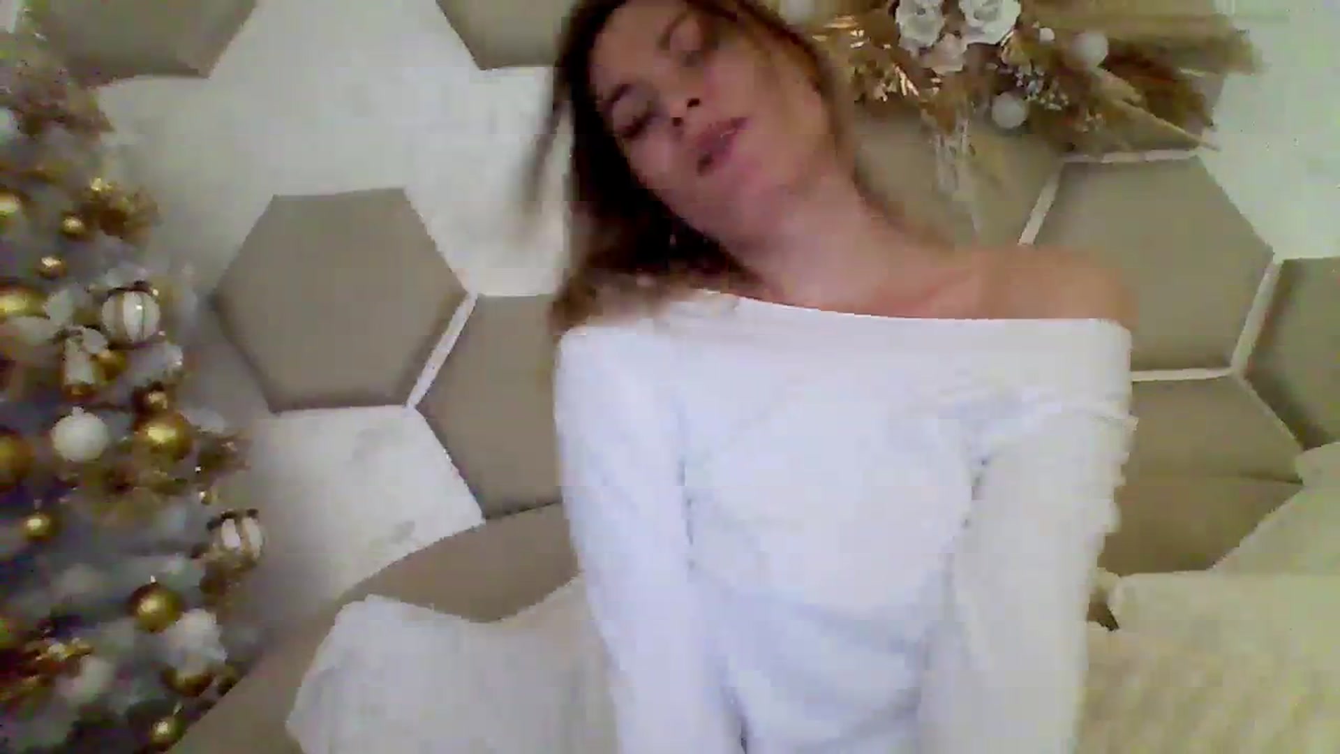 Gallery image thumbnail from Isa__'s myfreecams stream on, 11/24/2023, 20:15 image 2 of 20