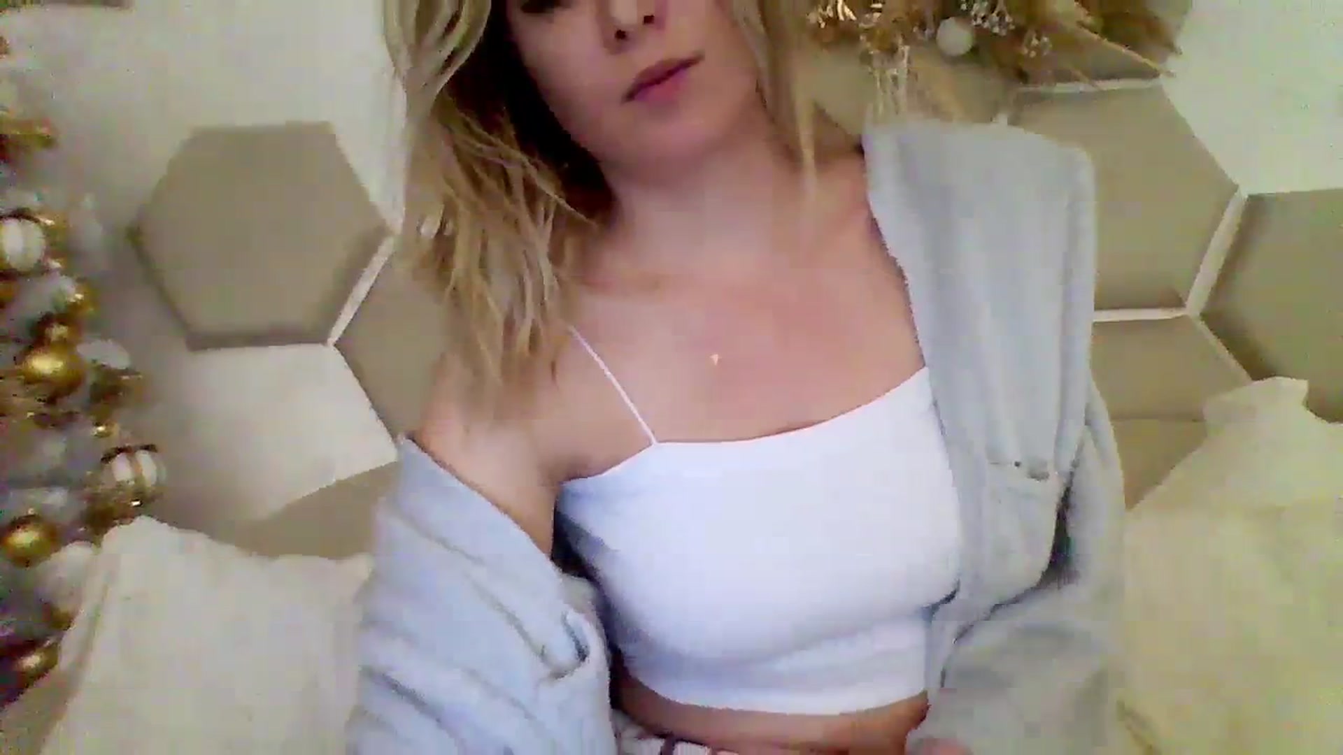 Gallery image thumbnail from Isa__'s myfreecams stream on, 11/26/2023, 01:03 image 5 of 20