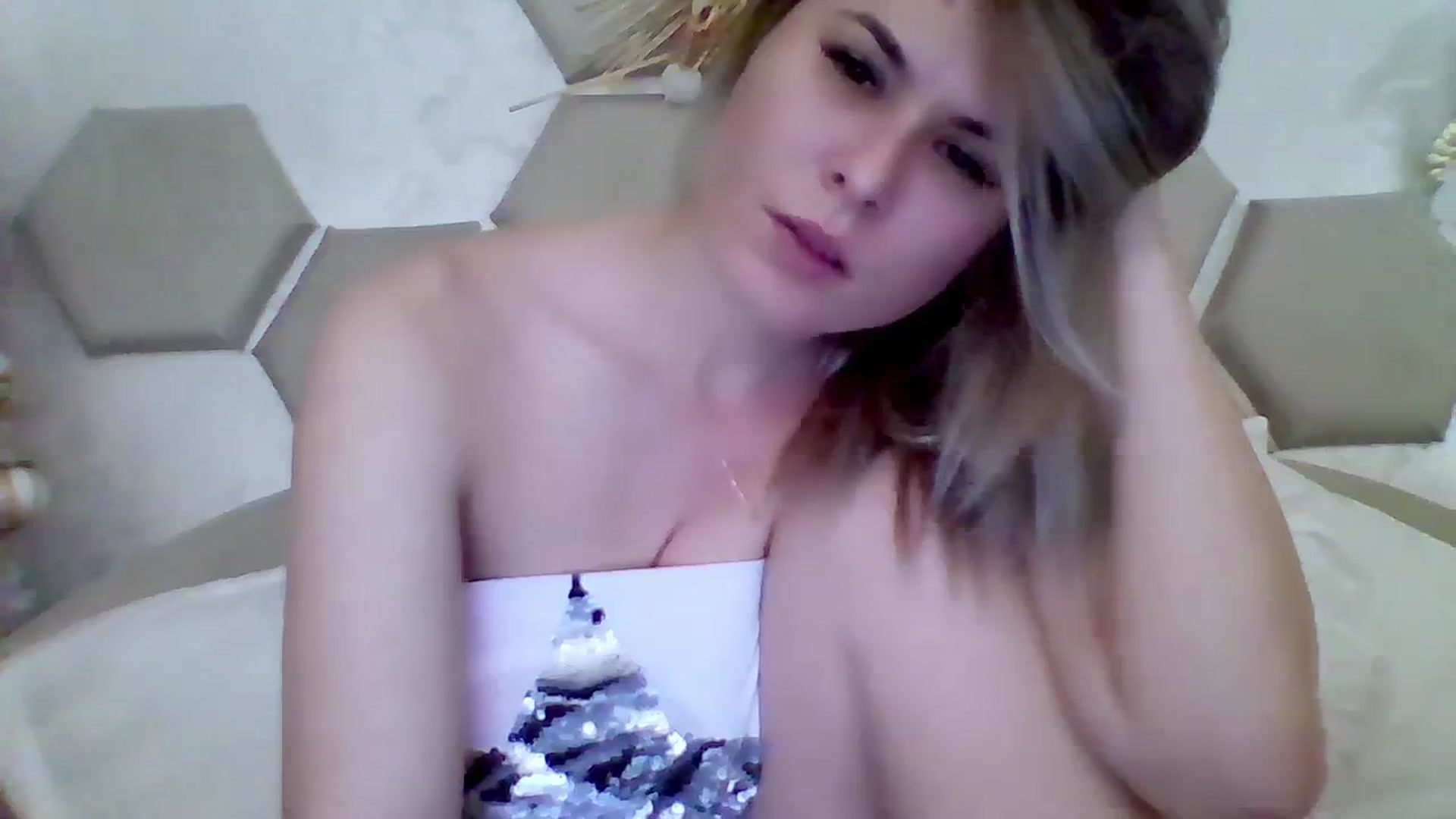 Gallery image thumbnail from Isa__'s myfreecams stream on, 11/26/2023, 21:45 image 19 of 20