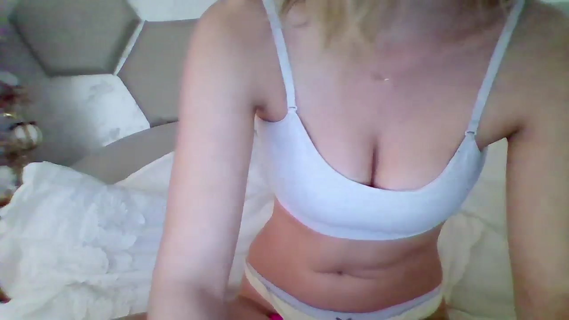Gallery image thumbnail from Isa__'s myfreecams stream on, 12/03/2023, 11:10 image 6 of 20