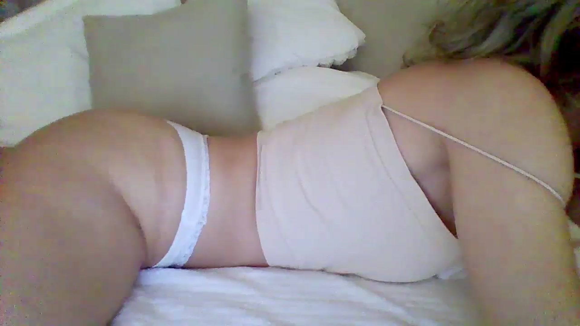 Gallery image thumbnail from Isa__'s myfreecams stream on, 12/08/2023, 22:50 image 20 of 20