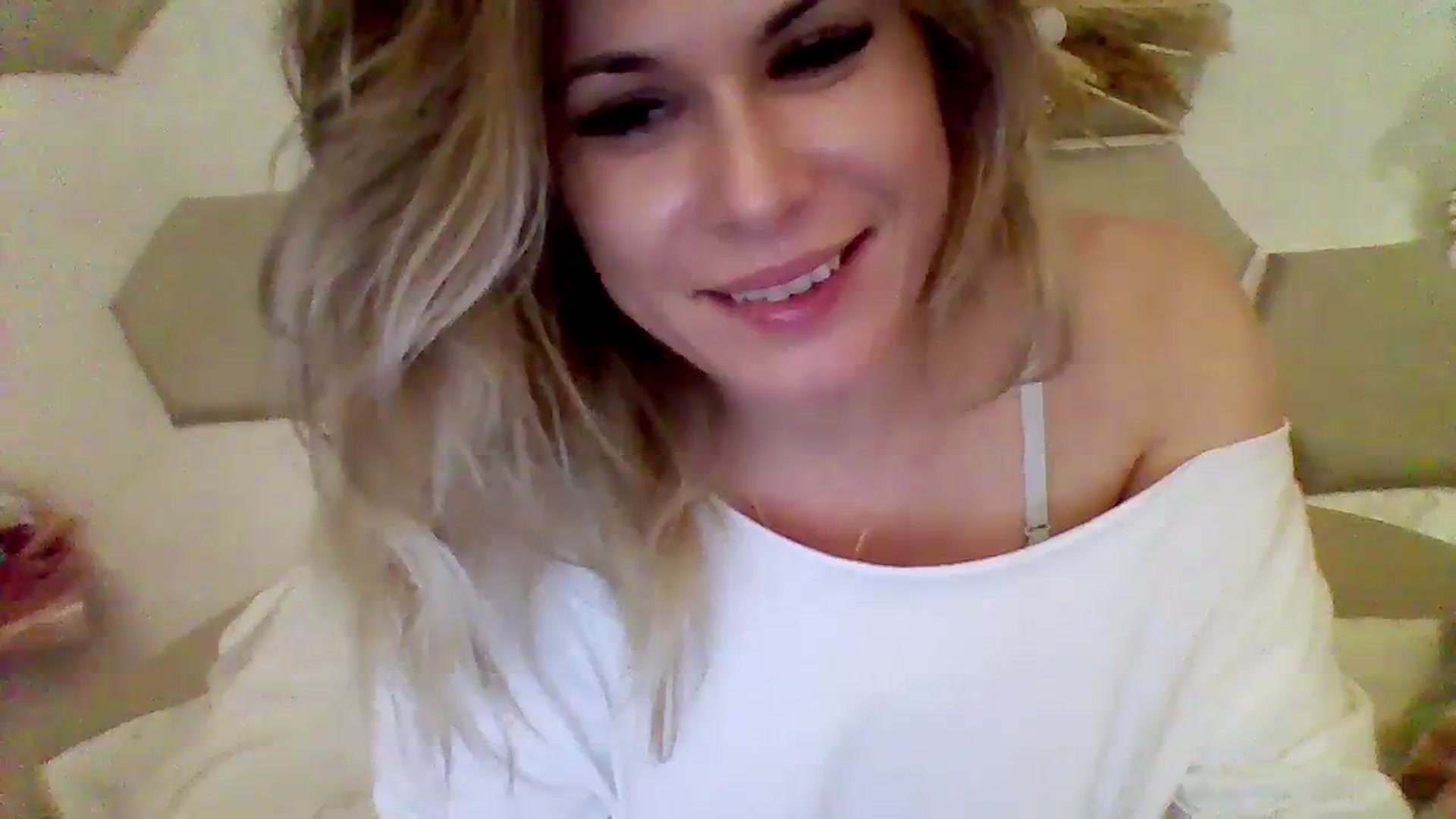 Gallery image thumbnail from Isa__'s myfreecams stream on, 01/27/2024, 22:20 image 2 of 20