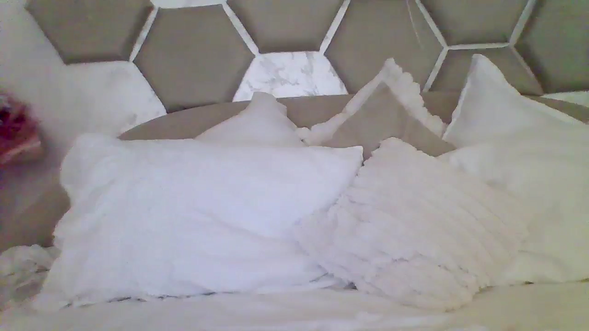 Gallery image thumbnail from Isa__'s myfreecams stream on, 02/10/2024, 21:18 image 14 of 20