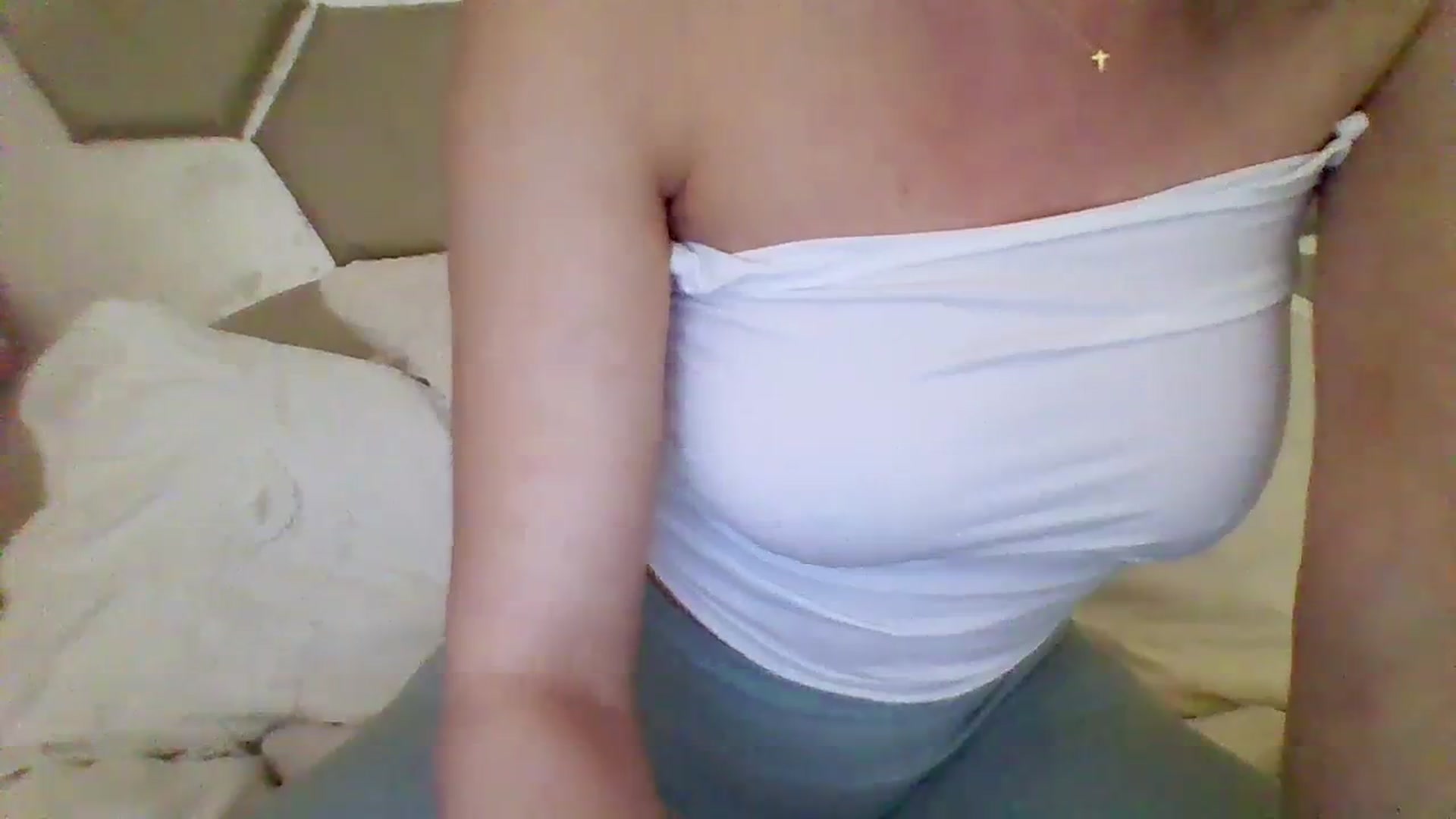 Gallery image thumbnail from Isa__'s myfreecams stream on, 02/10/2024, 21:58 image 12 of 20