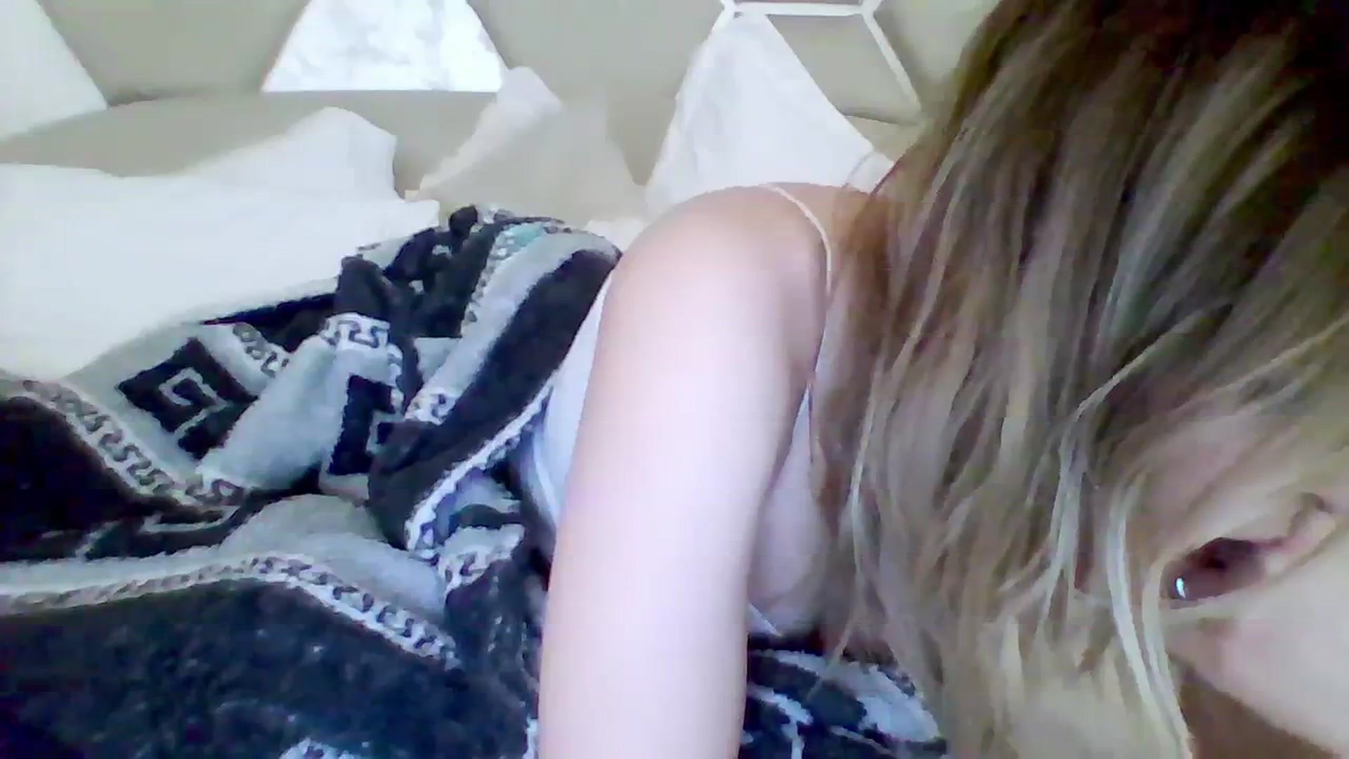 Gallery image thumbnail from Isa__'s myfreecams stream on, 02/24/2024, 21:19 image 8 of 20