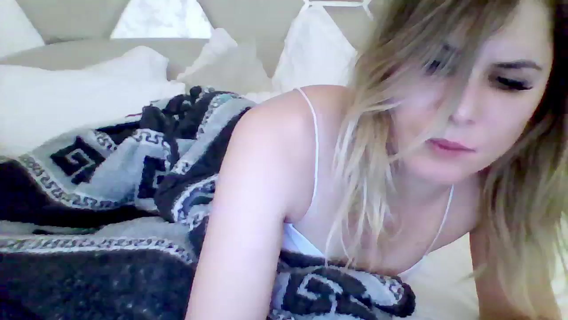 Gallery image thumbnail from Isa__'s myfreecams stream on, 02/24/2024, 21:19 image 12 of 20