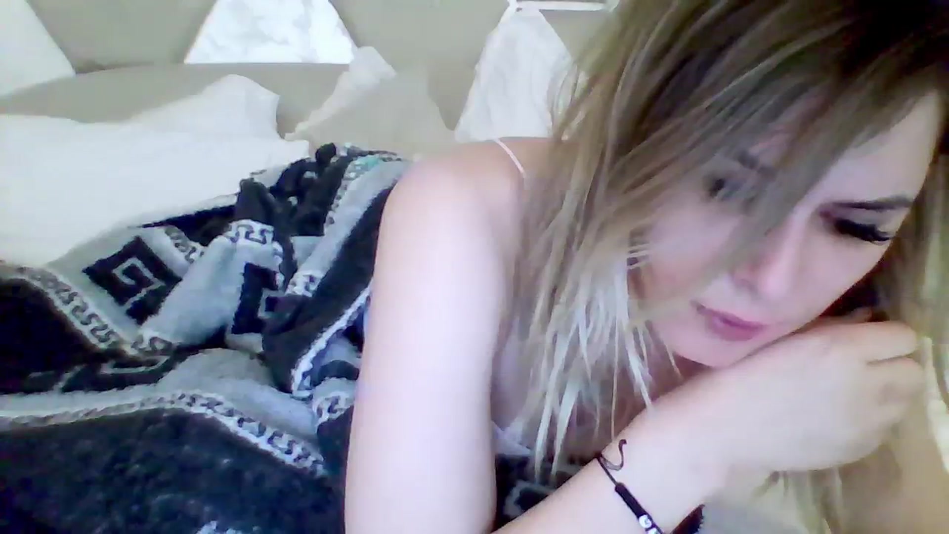 Gallery image thumbnail from Isa__'s myfreecams stream on, 02/24/2024, 21:19 image 5 of 20