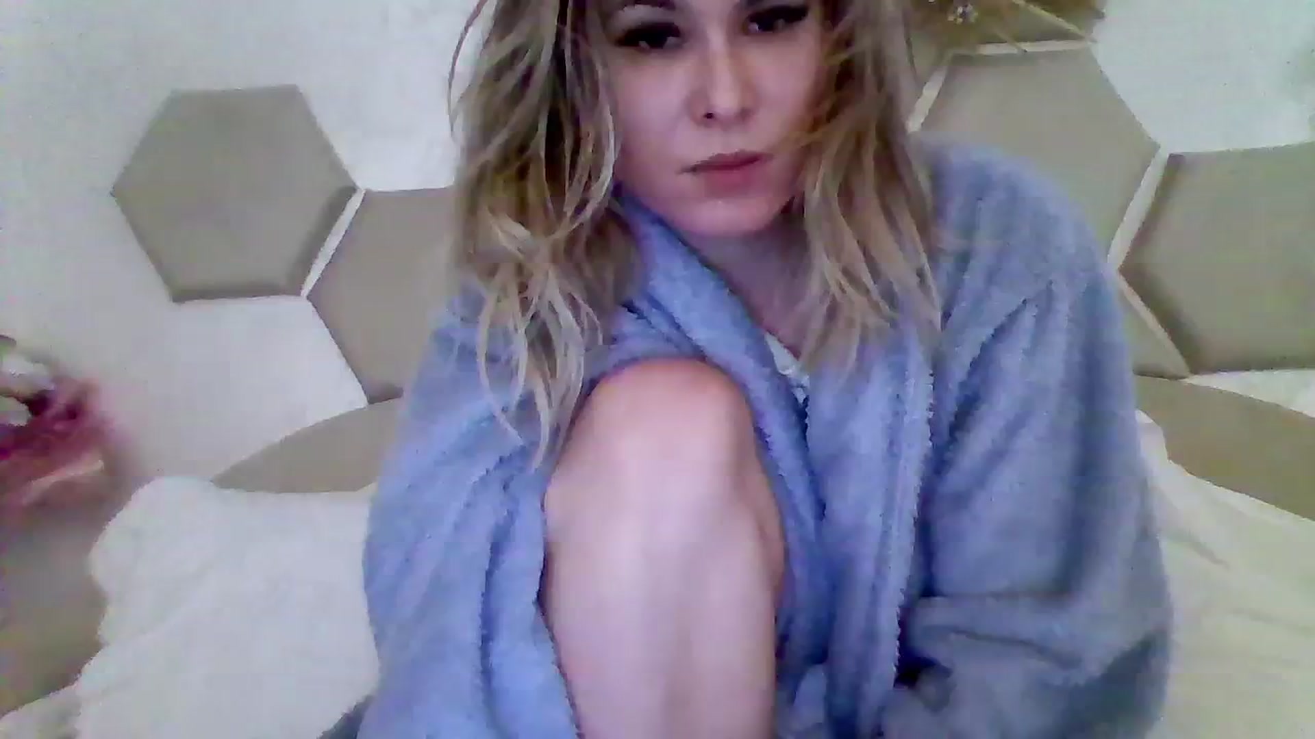 Gallery image thumbnail from Isa__'s myfreecams stream on, 03/16/2024, 21:46 image 1 of 20