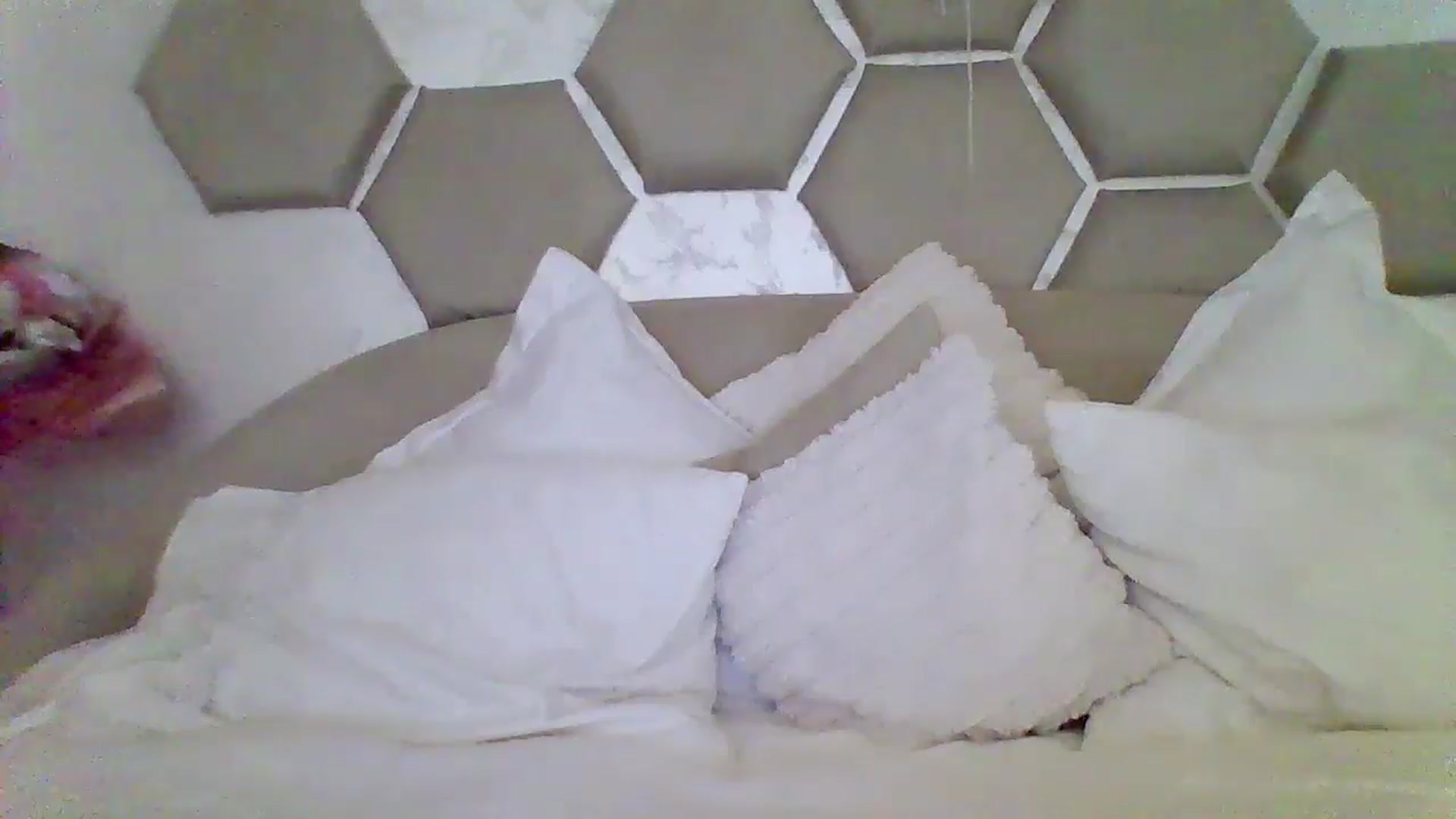 Gallery image thumbnail from Isa__'s myfreecams stream on, 05/18/2024, 19:58 image 4 of 20