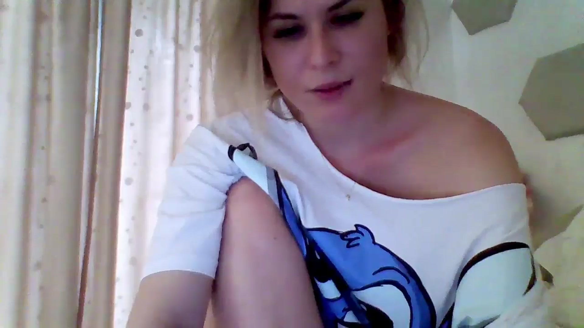 Gallery image thumbnail from Isa__'s myfreecams stream on, 06/15/2024, 16:31 image 17 of 20