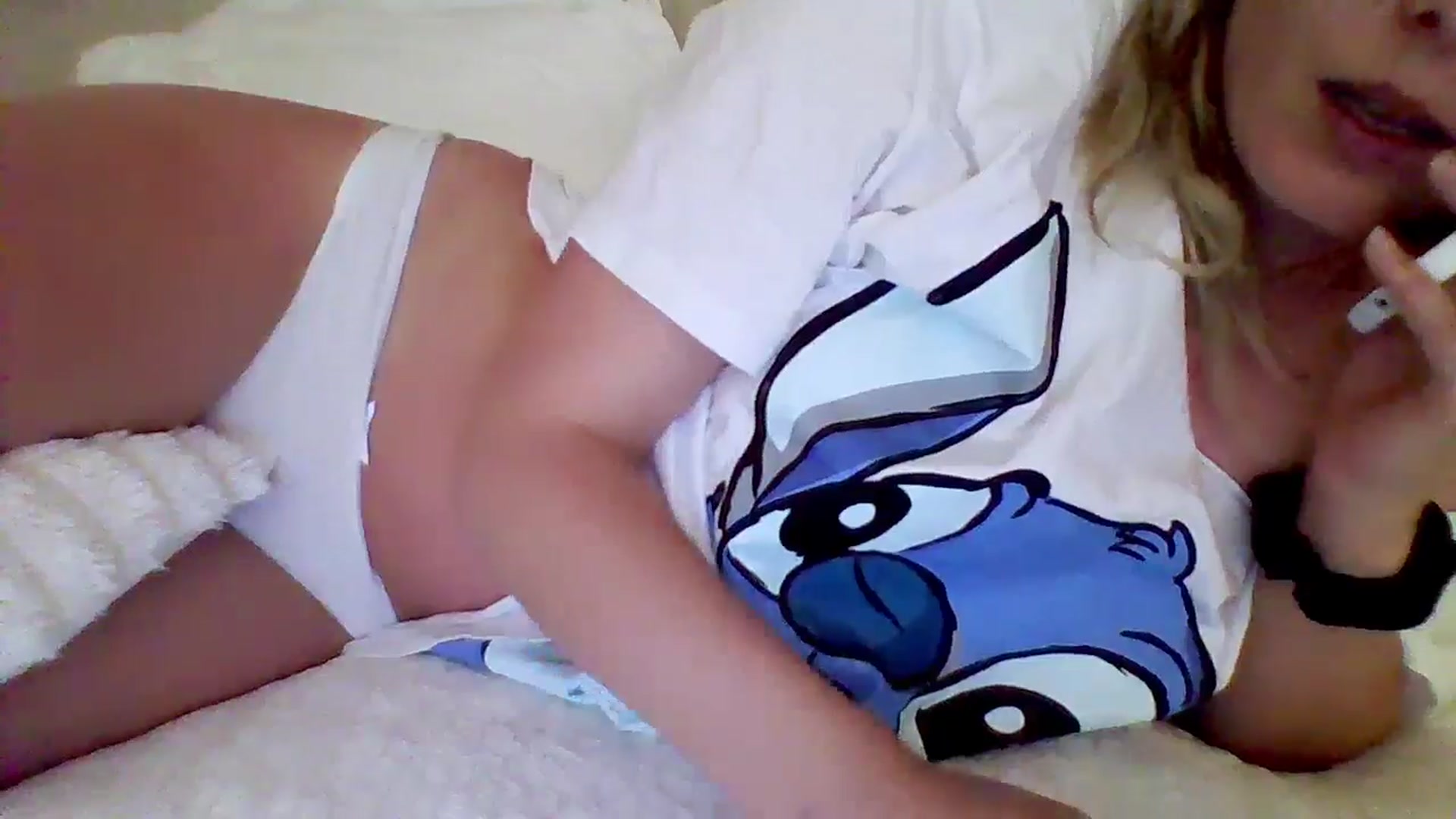 Gallery image thumbnail from Isa__'s myfreecams stream on, 06/22/2024, 19:14 image 3 of 20