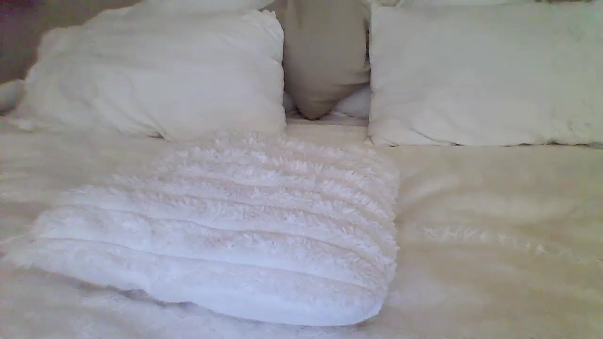 Gallery image thumbnail from Isa__'s myfreecams stream on, 06/22/2024, 19:14 image 18 of 20