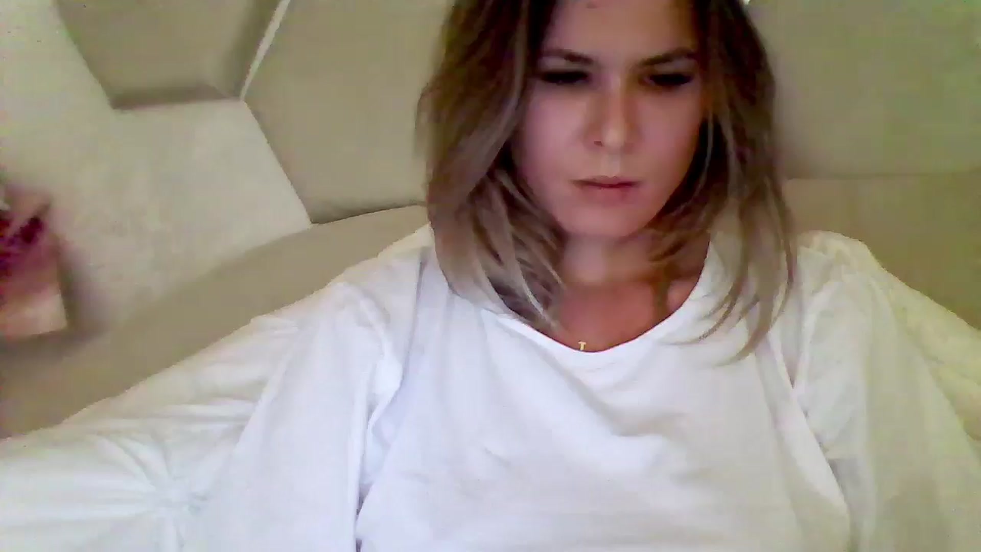 Gallery image thumbnail from Isa__'s myfreecams stream on, 09/19/2024, 18:06 image 1 of 20