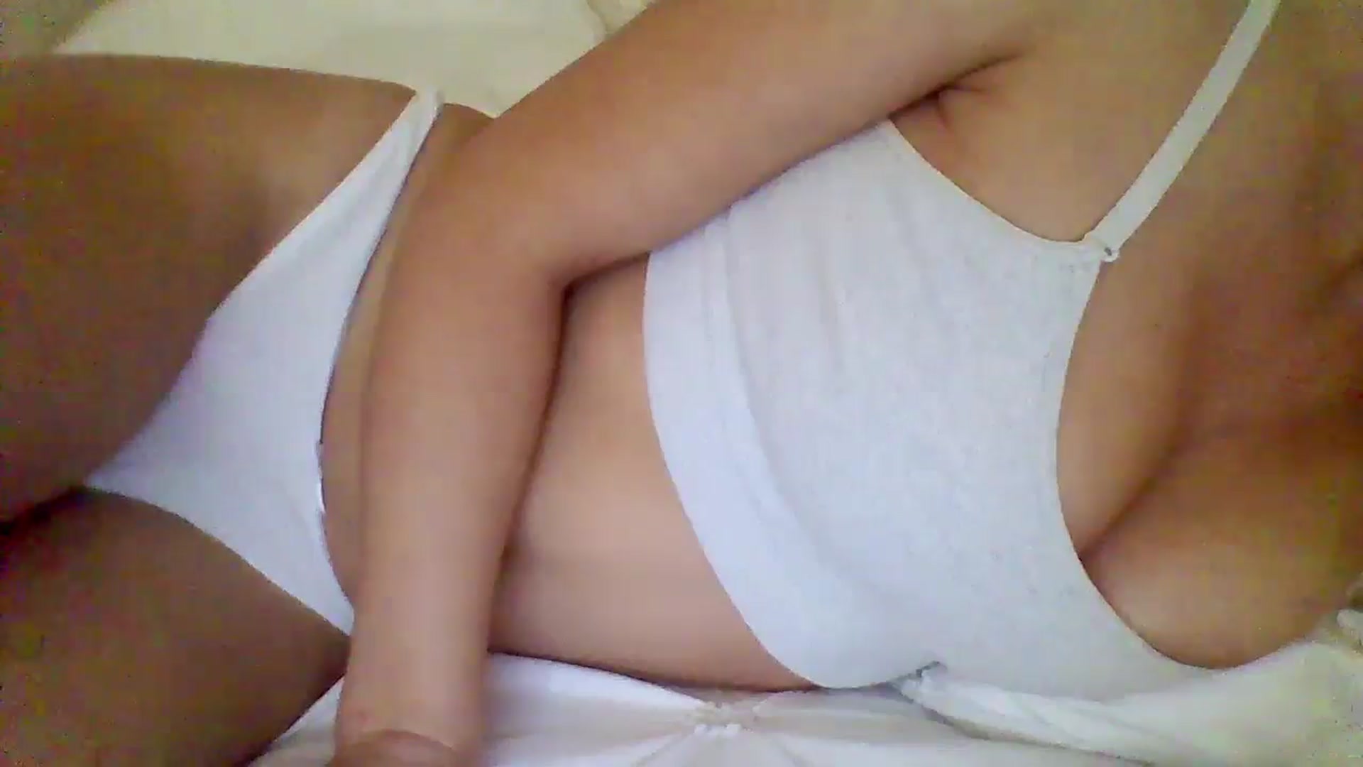 Gallery image thumbnail from Isa__'s myfreecams stream on, 10/01/2024, 12:34 image 11 of 20