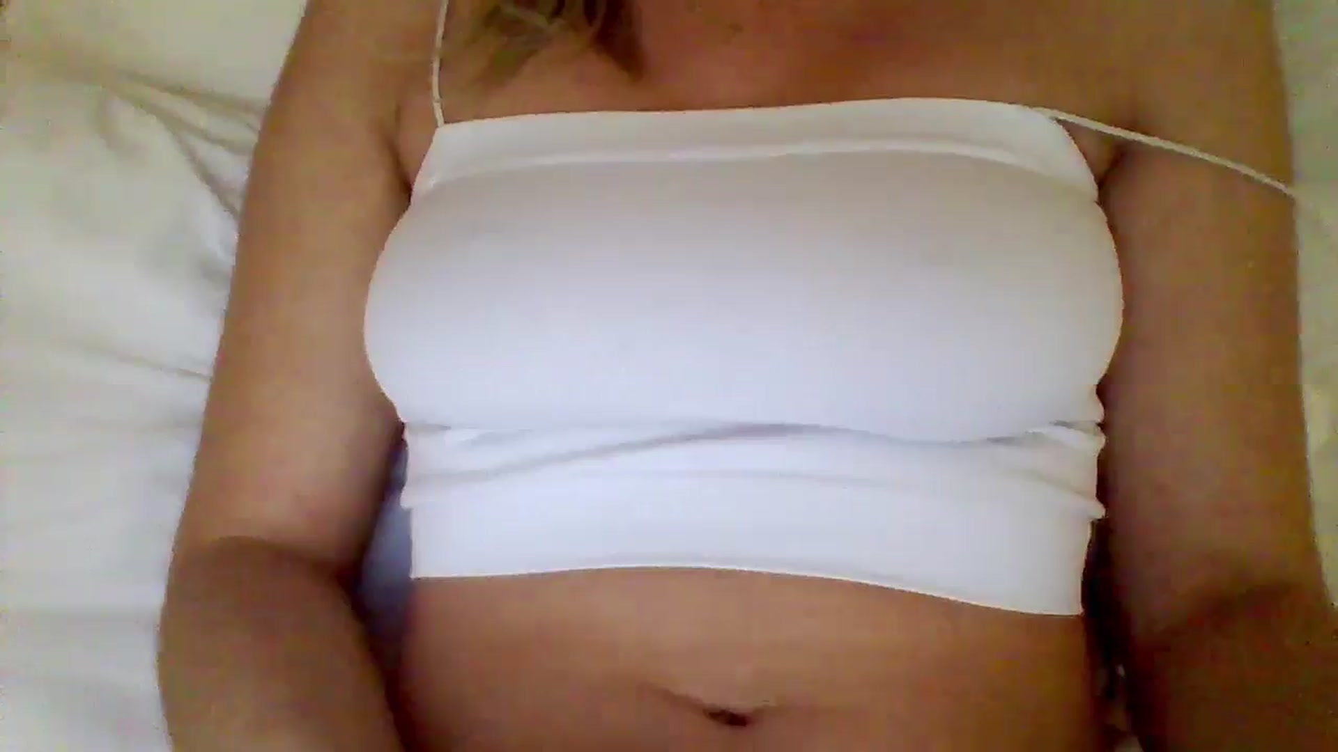 Gallery image thumbnail from Isa__'s myfreecams stream on, 10/17/2024, 23:56 image 9 of 20