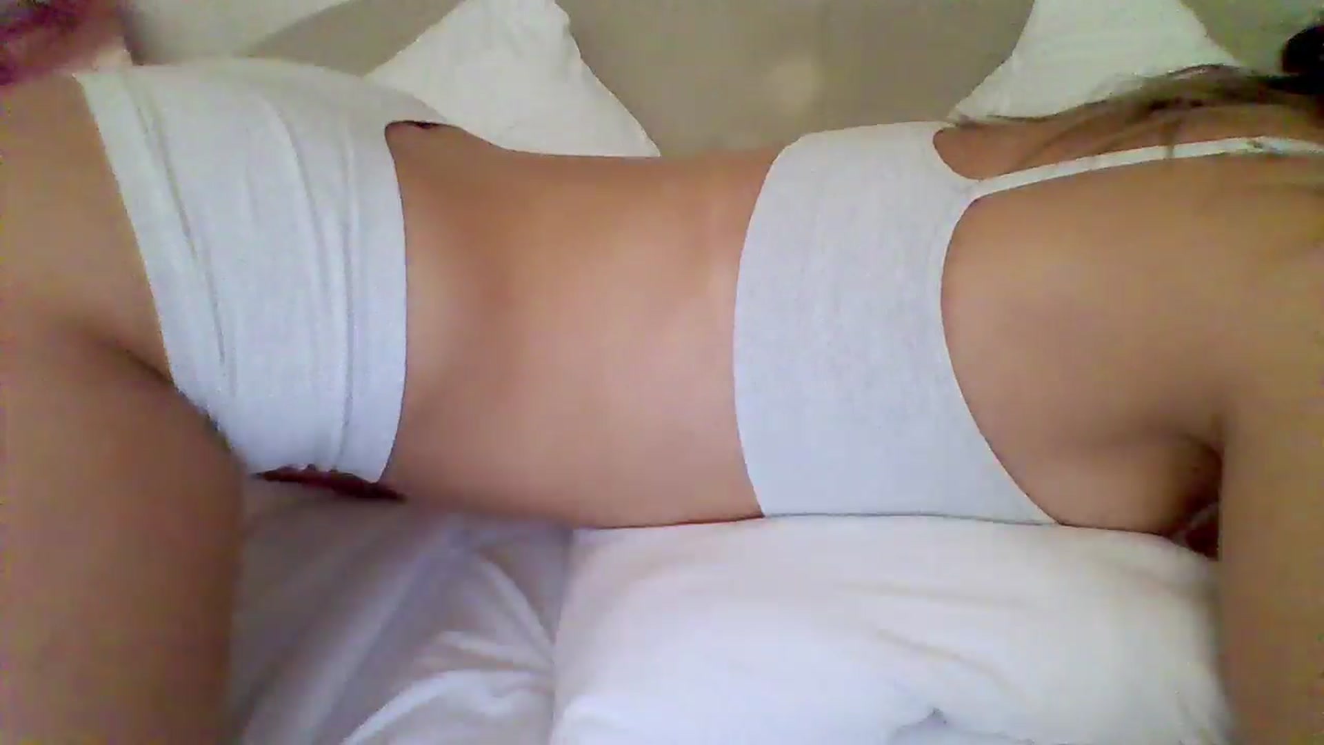 Gallery image thumbnail from Isa__'s myfreecams stream on, 10/19/2024, 18:28 image 8 of 20