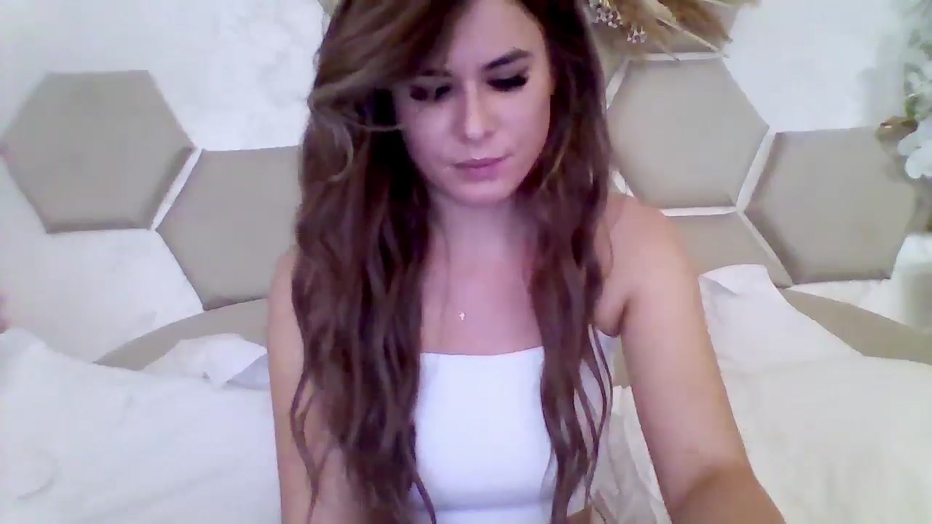 Gallery image thumbnail from Isa__'s myfreecams stream on, 10/26/2024, 20:09 image 18 of 20