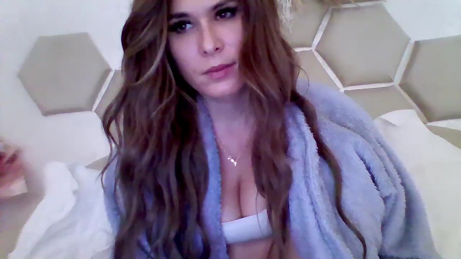 Gallery image thumbnail from Isa__'s myfreecams stream on, 10/26/2024, 21:55 image 18 of 20