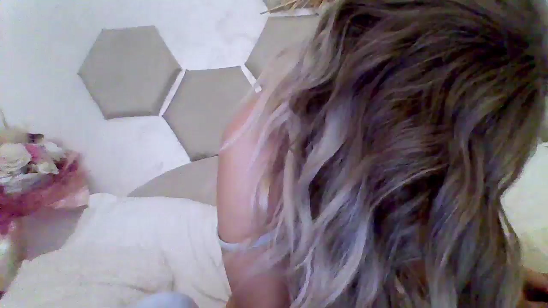 Gallery image thumbnail from Isa__'s myfreecams stream on, 11/09/2024, 14:41 image 6 of 20