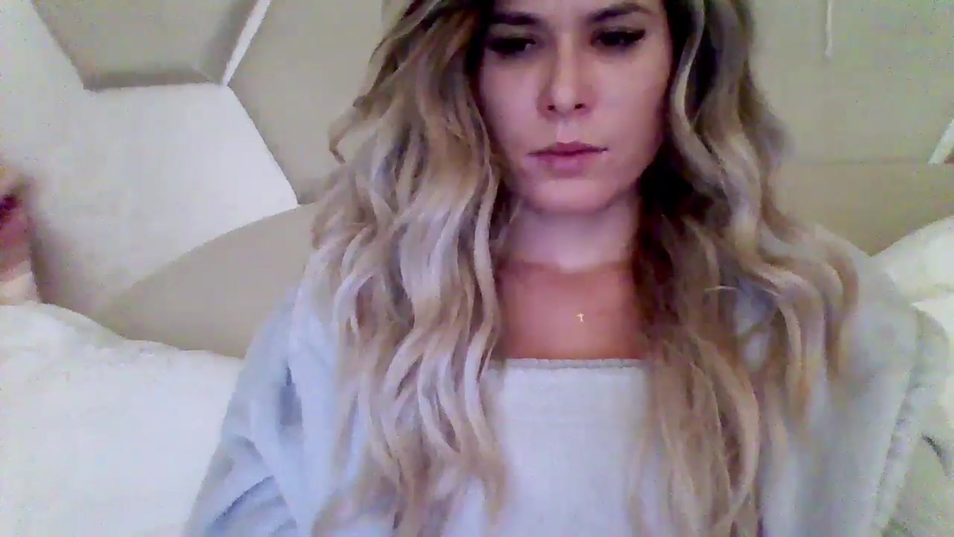 Gallery image thumbnail from Isa__'s myfreecams stream on, 11/09/2024, 22:20 image 14 of 20