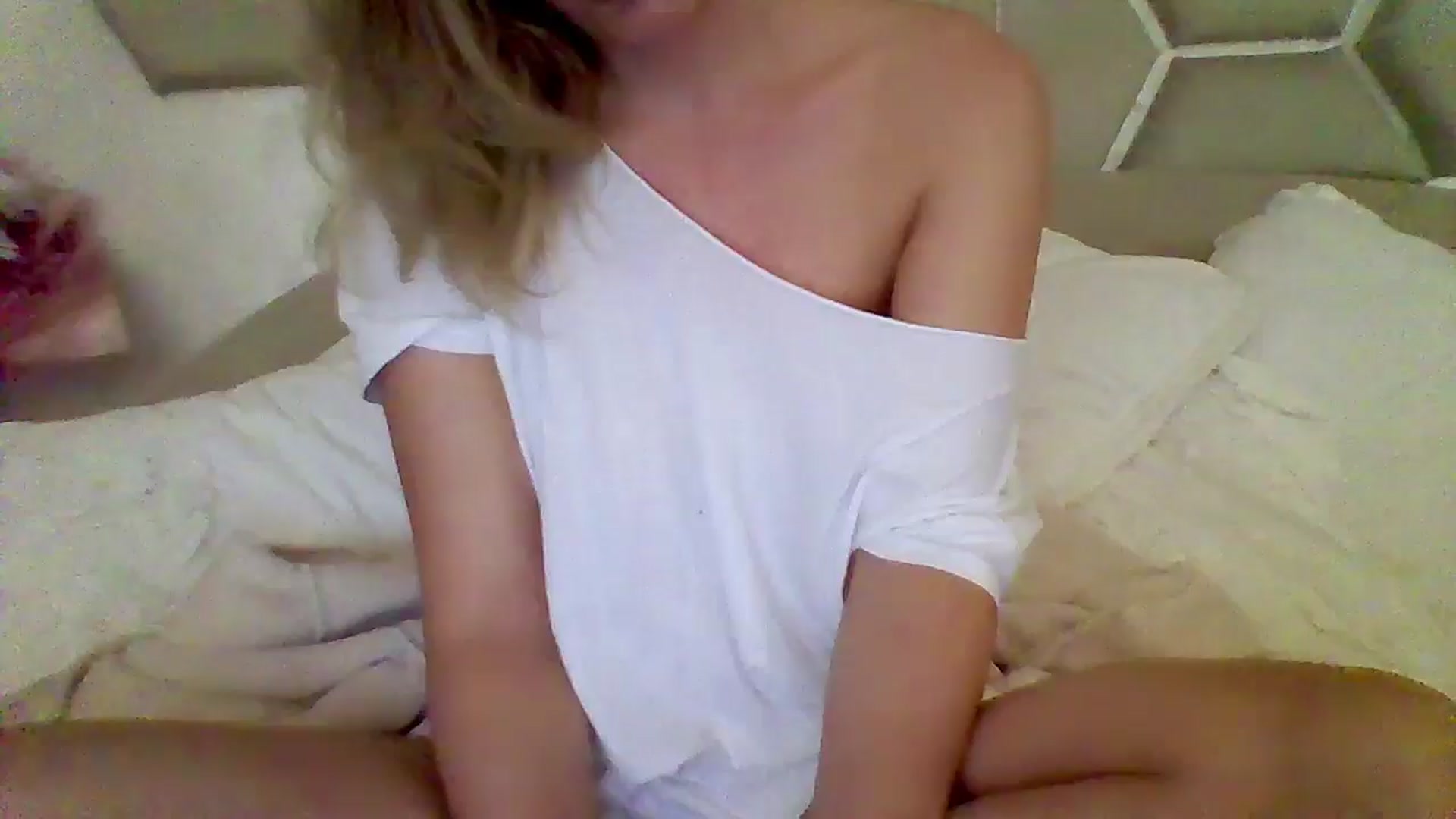 Gallery image thumbnail from Isa__'s myfreecams stream on, 11/14/2024, 22:05 image 1 of 20