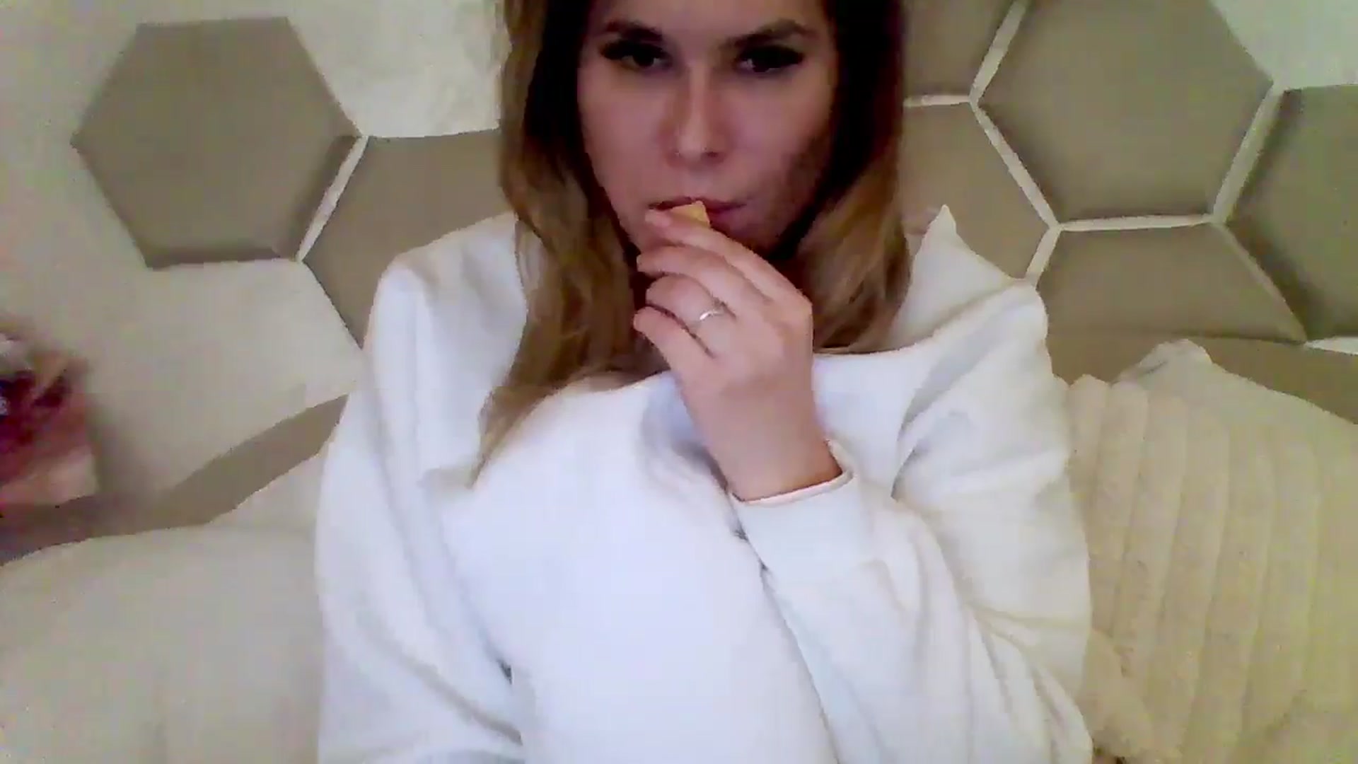 Gallery image thumbnail from Isa__'s myfreecams stream on, 11/16/2024, 20:02 image 6 of 20