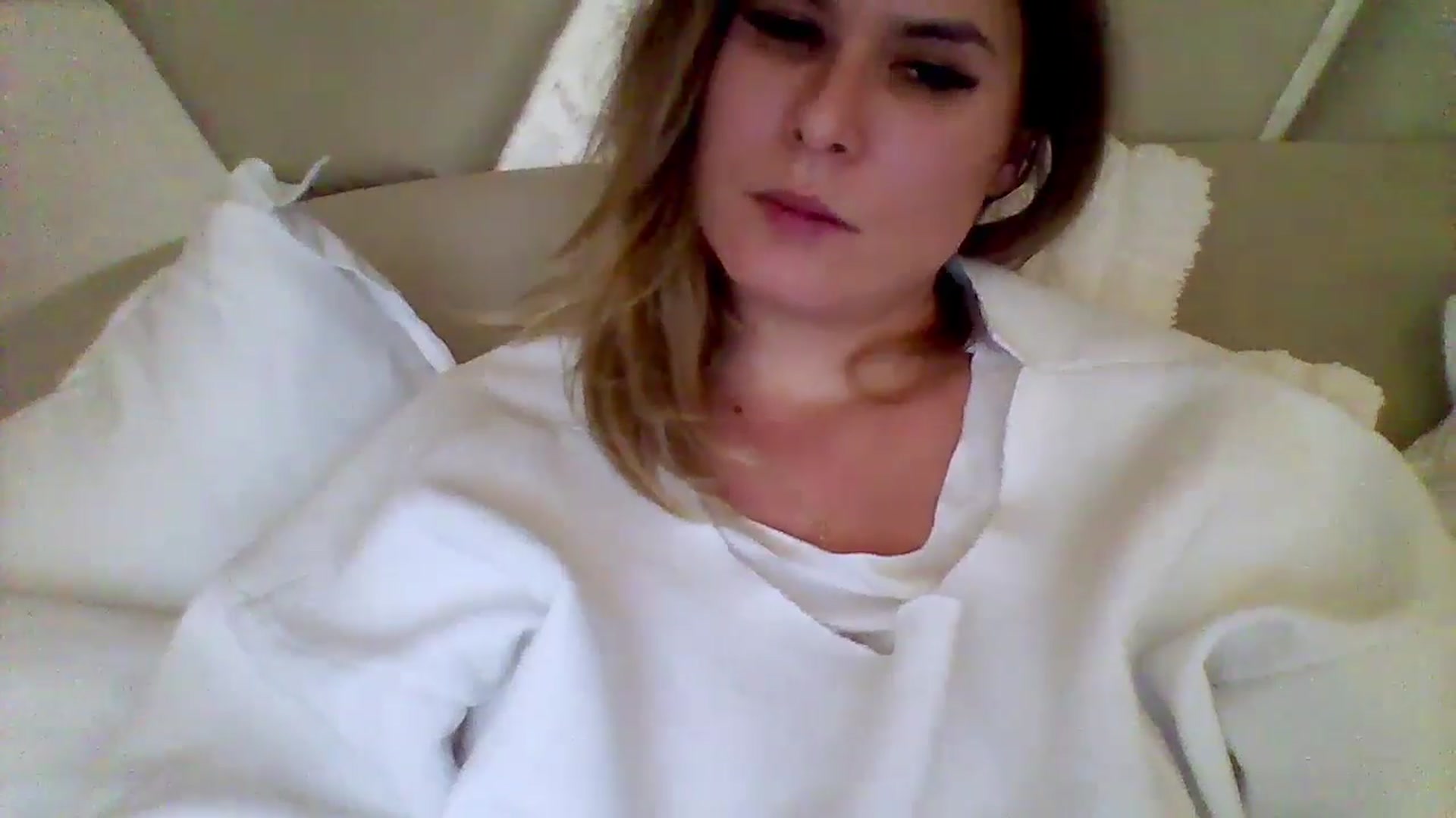 Gallery image thumbnail from Isa__'s myfreecams stream on, 11/16/2024, 20:02 image 13 of 20