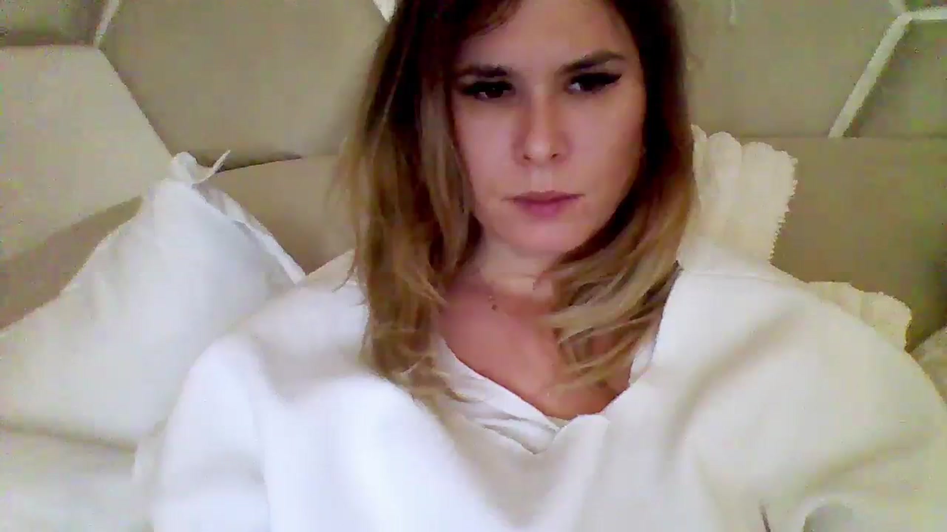 Gallery image thumbnail from Isa__'s myfreecams stream on, 11/16/2024, 20:02 image 8 of 20