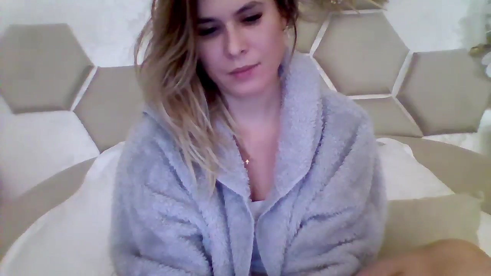 Gallery image thumbnail from Isa__'s myfreecams stream on, 11/26/2024, 20:31 image 15 of 20