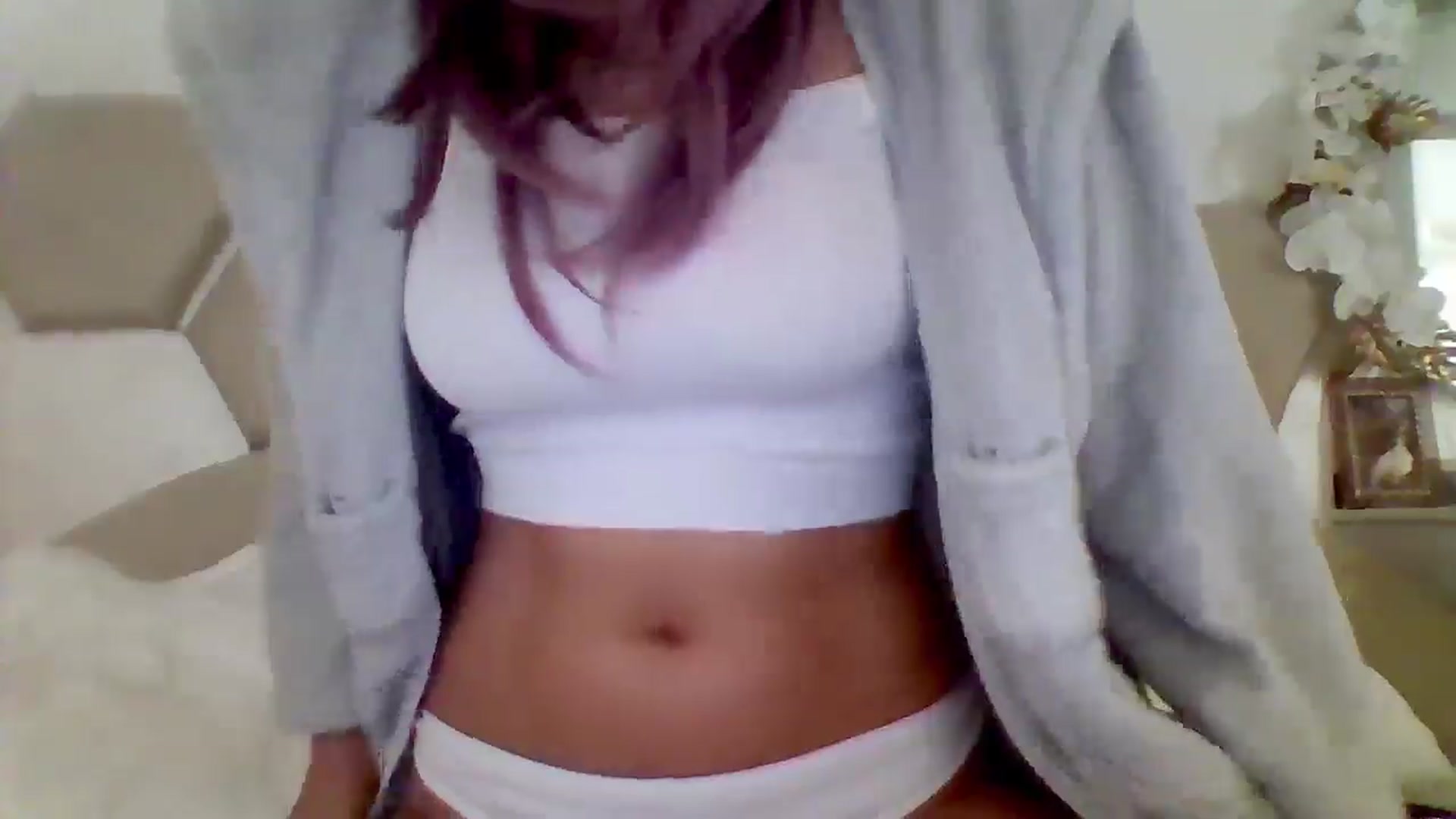 Gallery image thumbnail from Isa__'s myfreecams stream on, 10/12/2025, 22:53 image 2 of 20