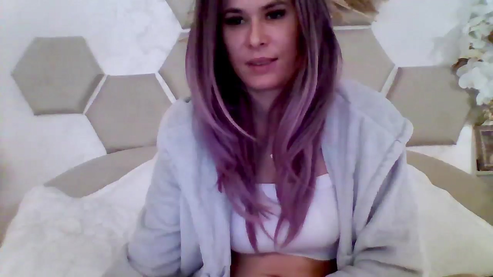 Gallery image thumbnail from Isa__'s myfreecams stream on, 10/12/2025, 22:53 image 6 of 20