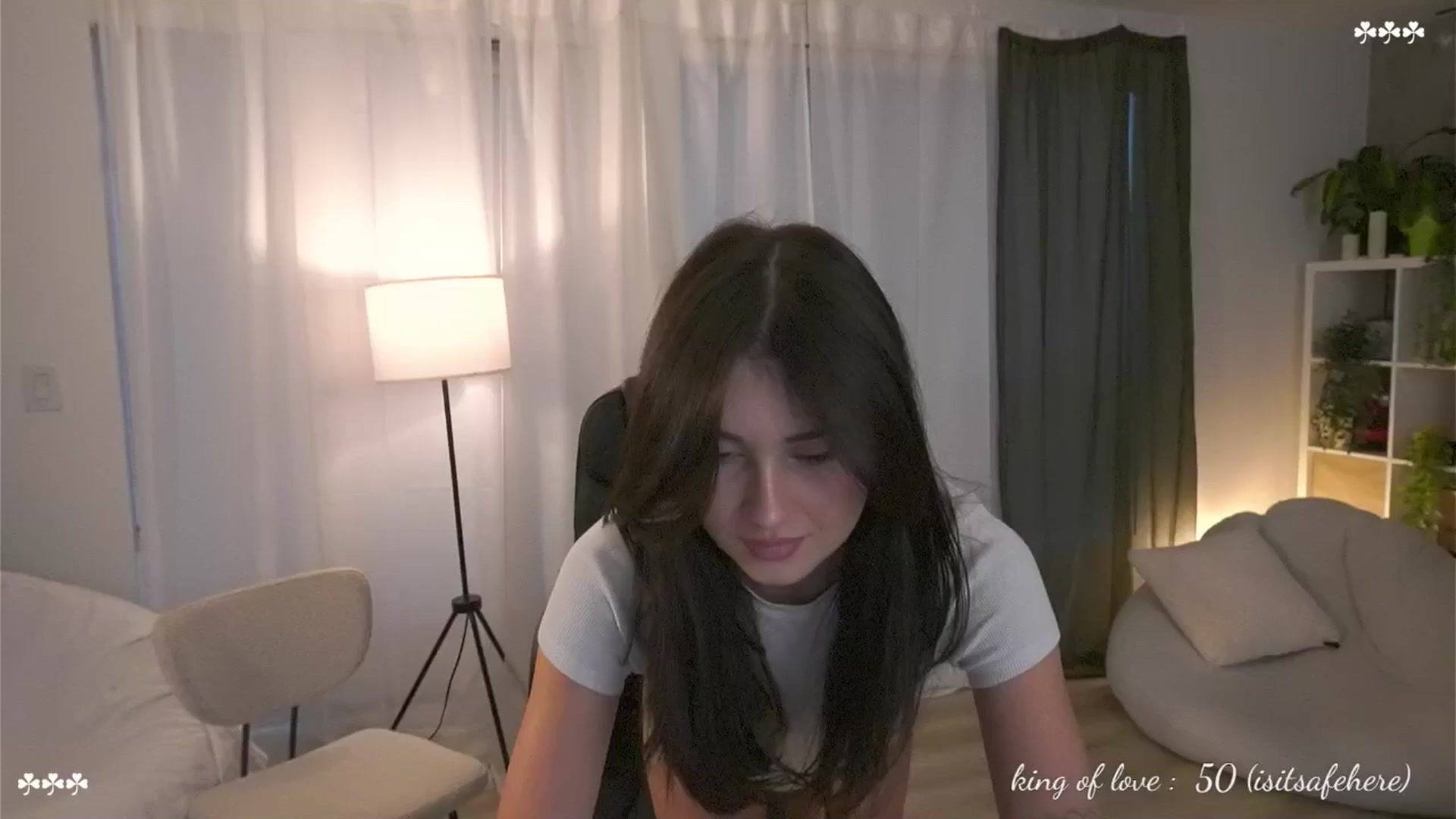 Gallery image thumbnail from Isabel_7's myfreecams stream on, 11/23/2024, 01:49 image 2 of 20