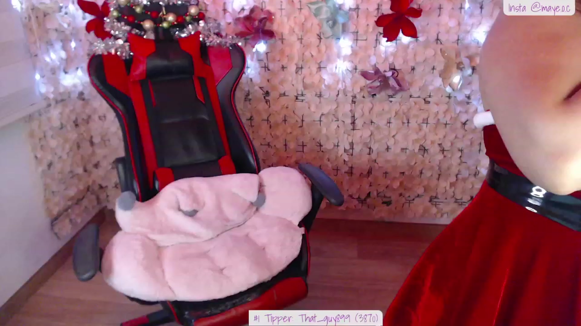 Gallery image thumbnail from Isabela_1's myfreecams stream on, 12/24/2022, 23:34 image 11 of 20