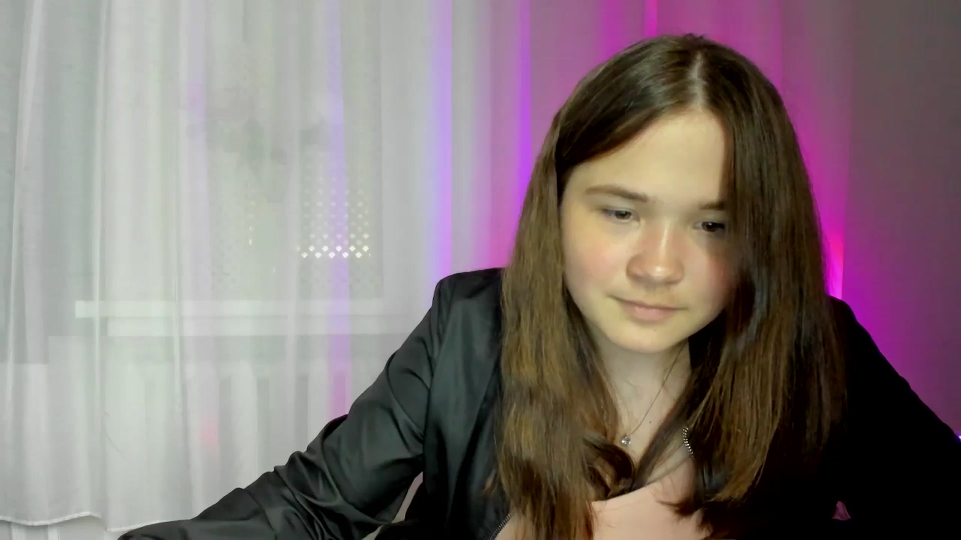 Gallery image thumbnail from IsabellCharm's myfreecams stream on, 05/06/2025, 13:09 image 15 of 20