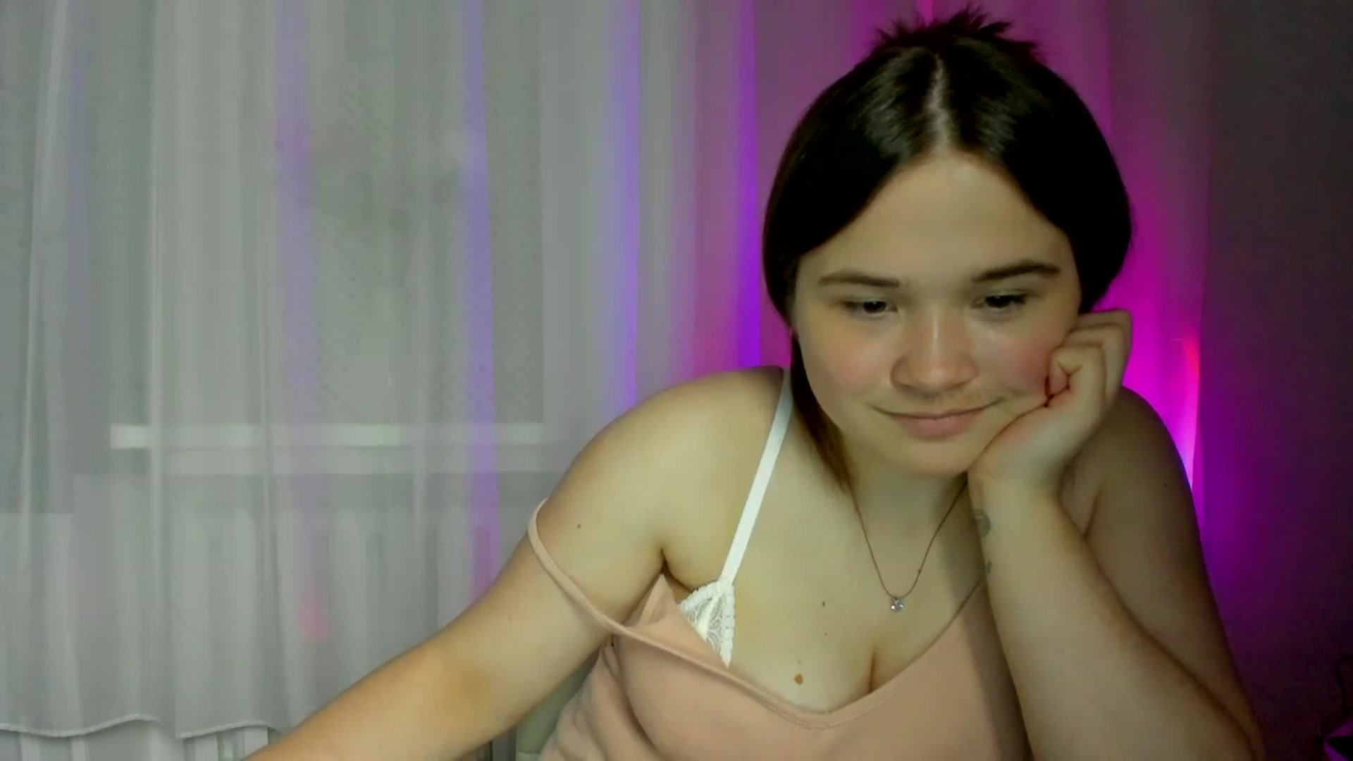 Gallery image thumbnail from IsabellCharm's myfreecams stream on, 05/06/2025, 16:13 image 9 of 20