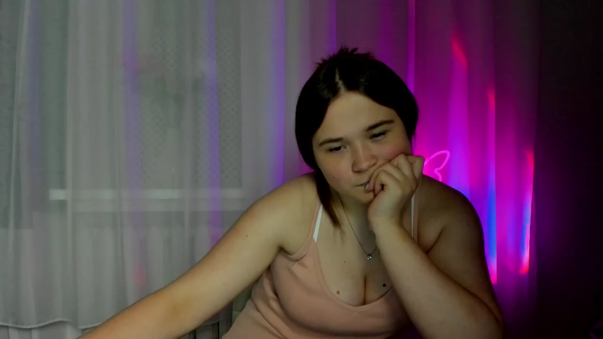 Gallery image thumbnail from IsabellCharm's myfreecams stream on, 05/06/2025, 16:55 image 9 of 20
