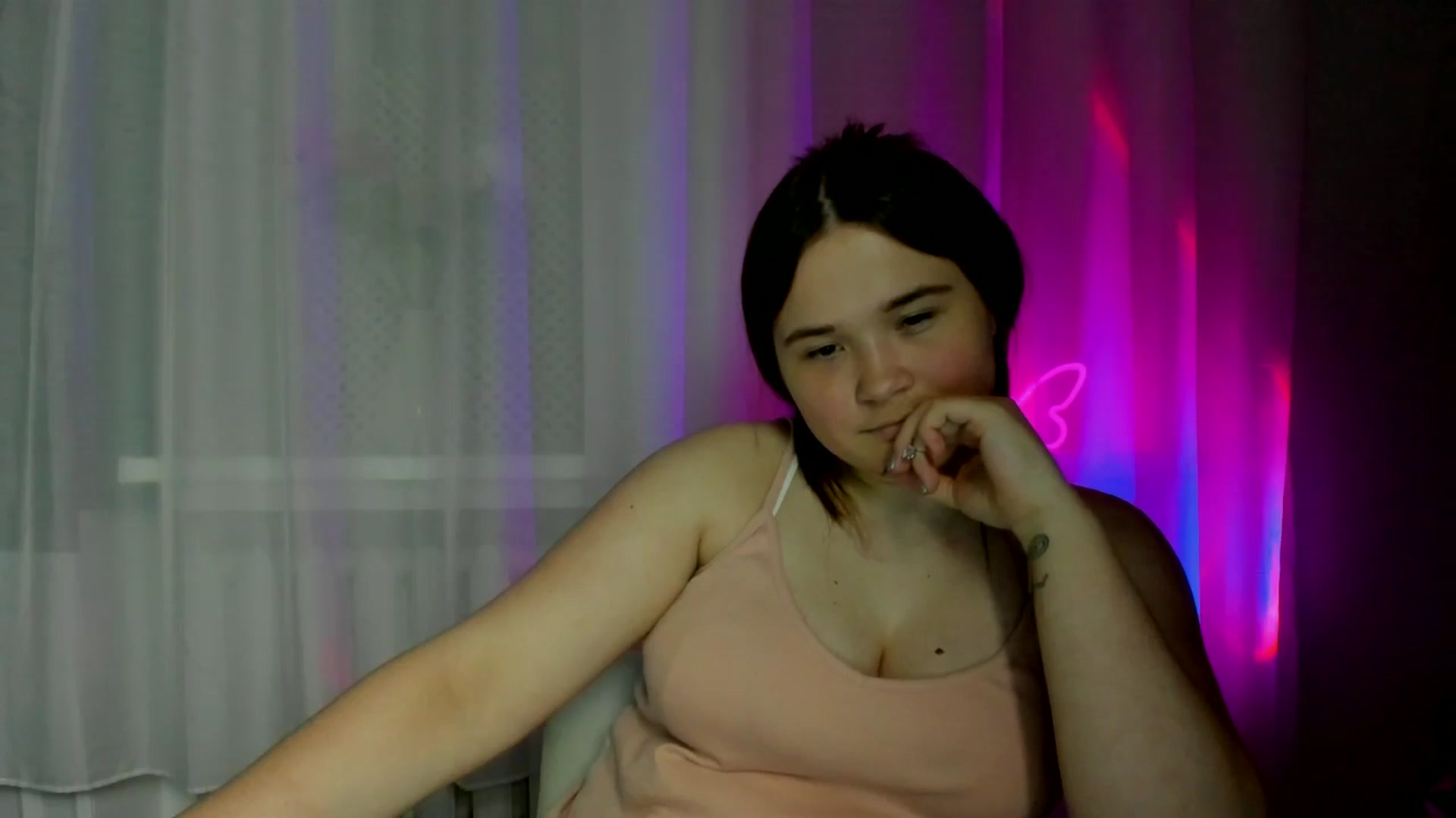 Gallery image thumbnail from IsabellCharm's myfreecams stream on, 05/06/2025, 16:55 image 11 of 20